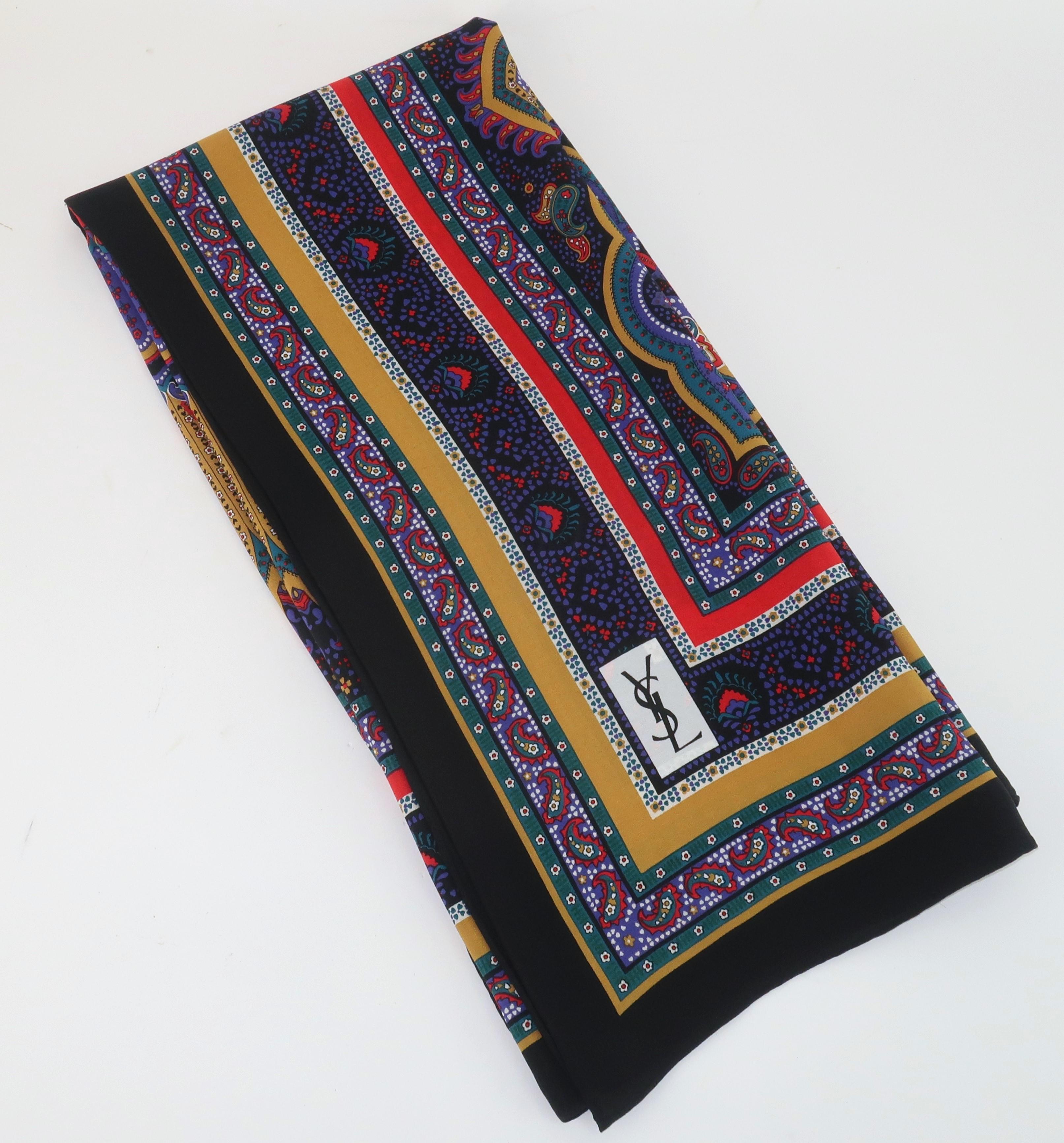 Sciarpa in seta stile paisley di Yves Saint Laurent in vendita 3