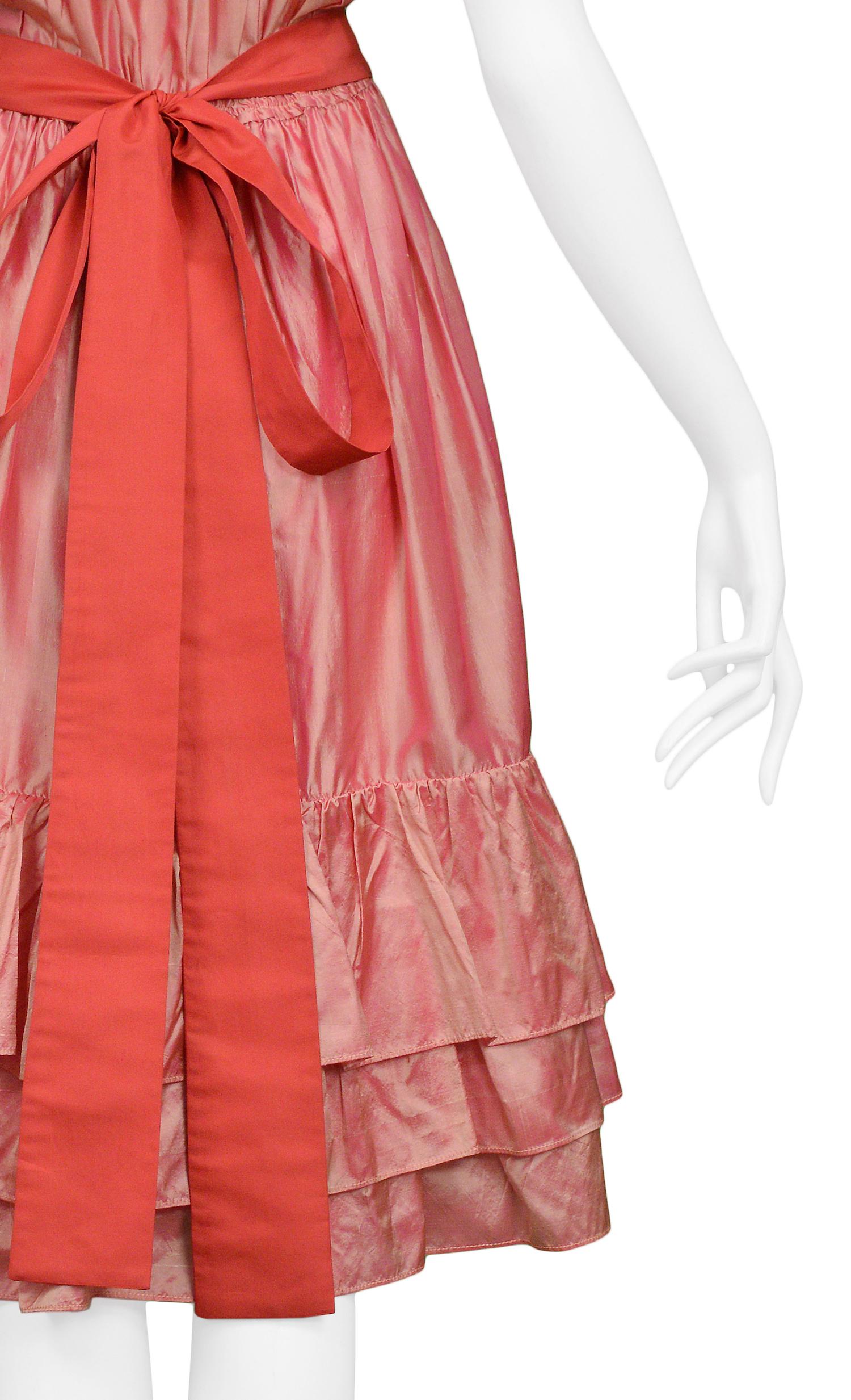Yves Saint Laurent - Robe de soirée vintage en taffetas rose Pour femmes en vente