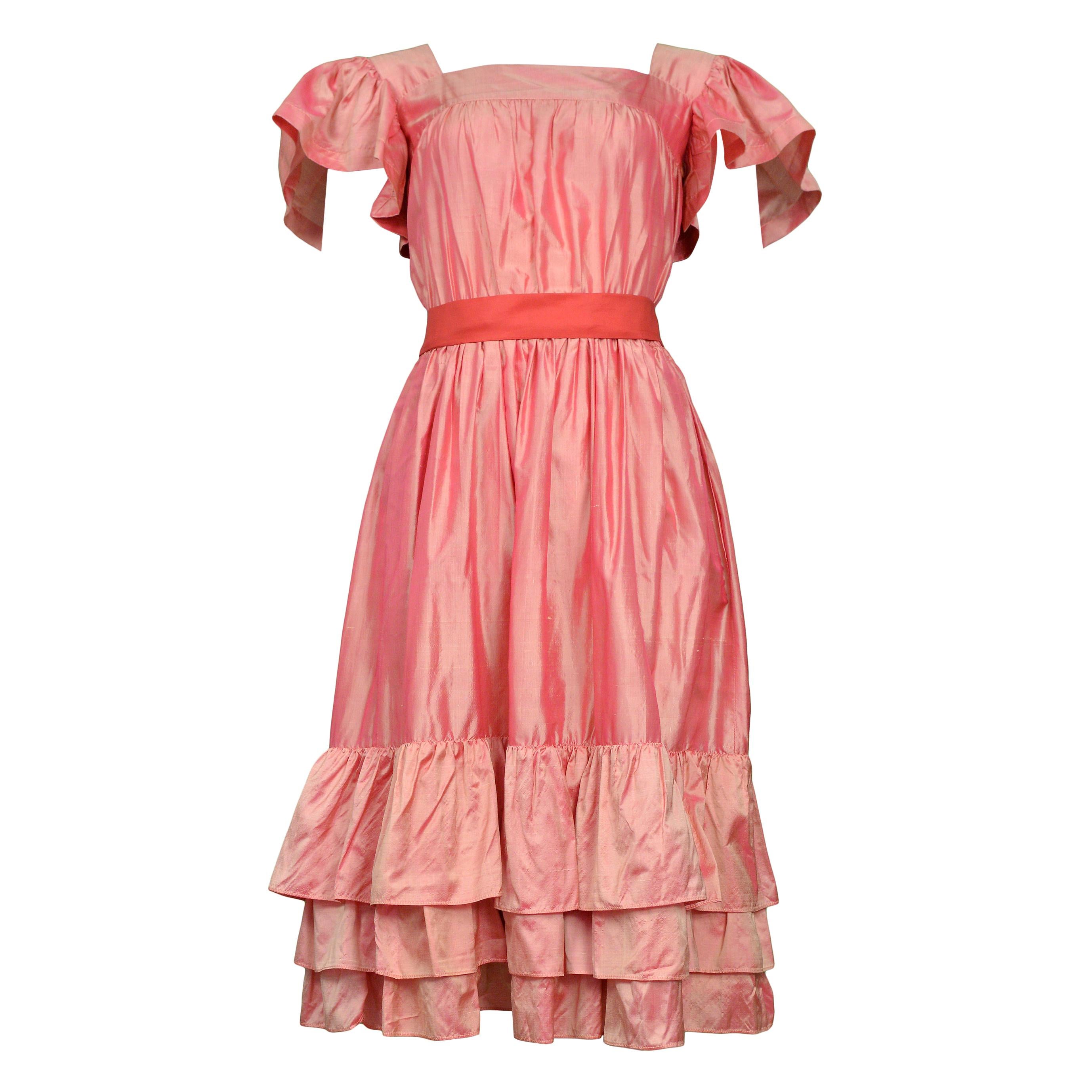 Yves Saint Laurent - Robe de soirée vintage en taffetas rose en vente