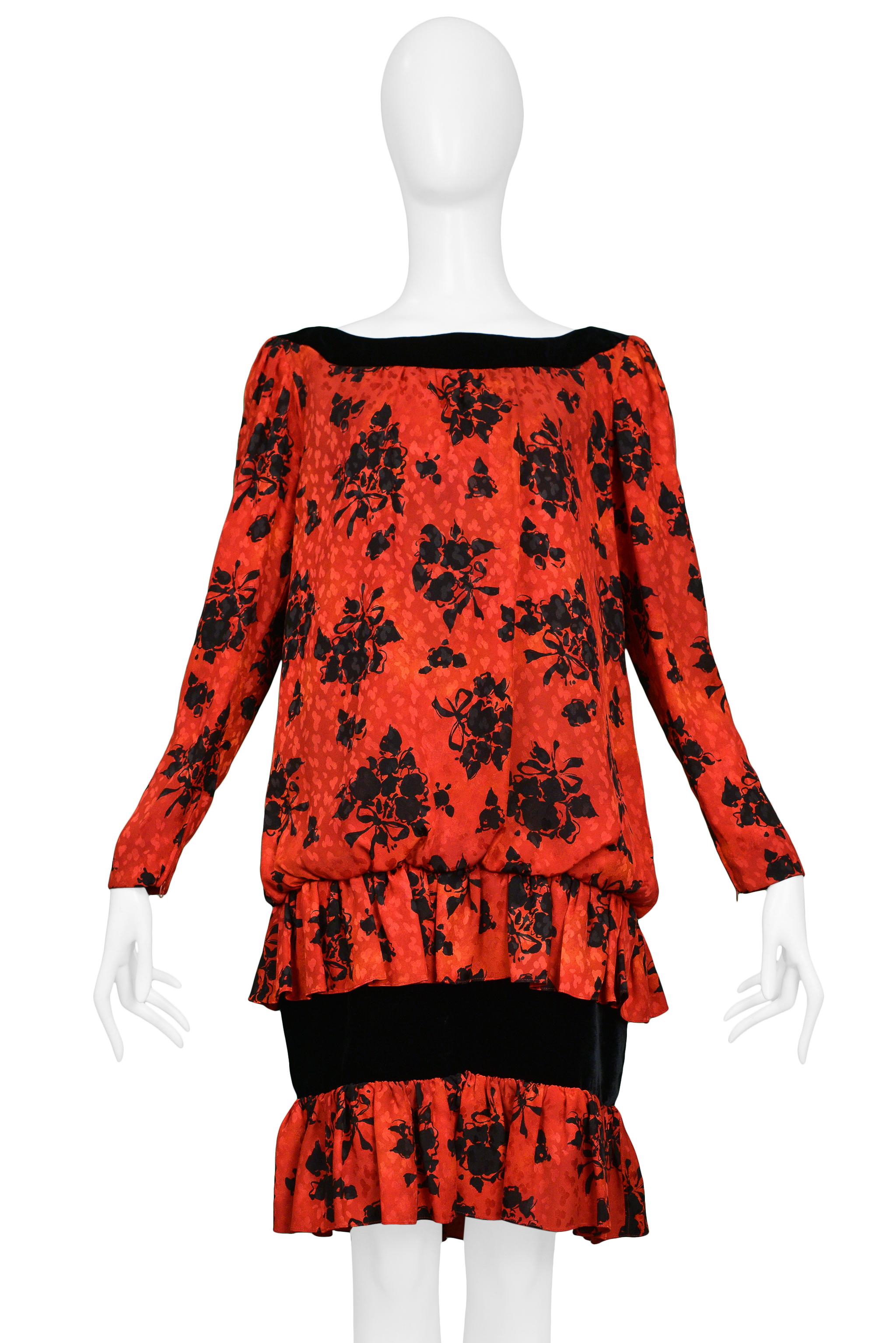 Yves Saint Laurent - Robe en goutte vintage rouge et noire à imprimé floral Pour femmes en vente
