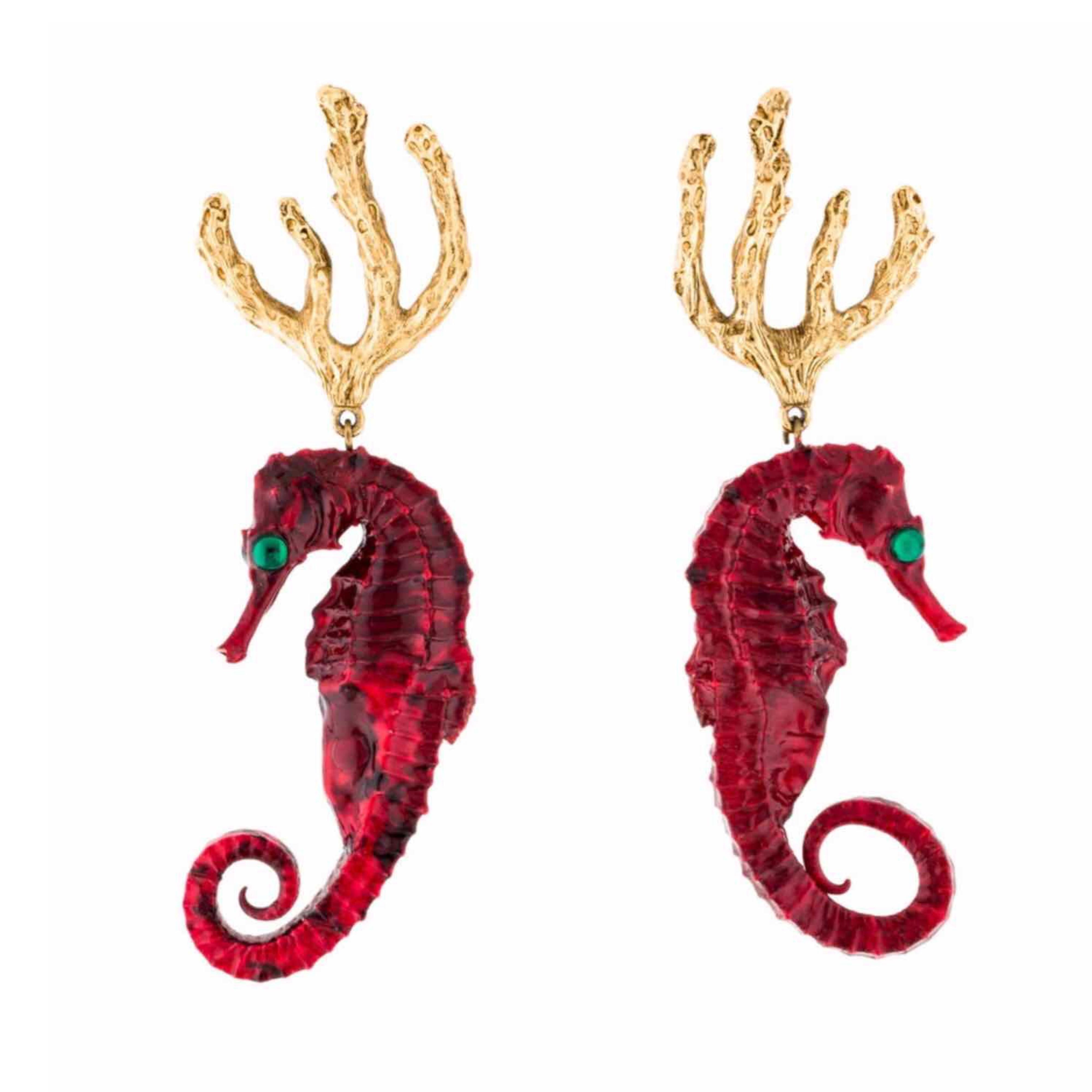 Boucles d'oreilles vintage Yves Saint Laurent en or rouge « Seahorse » YSL Pour femmes en vente