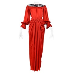 Ensemble vintage Yves Saint Laurent en satin rouge et dentelle noire