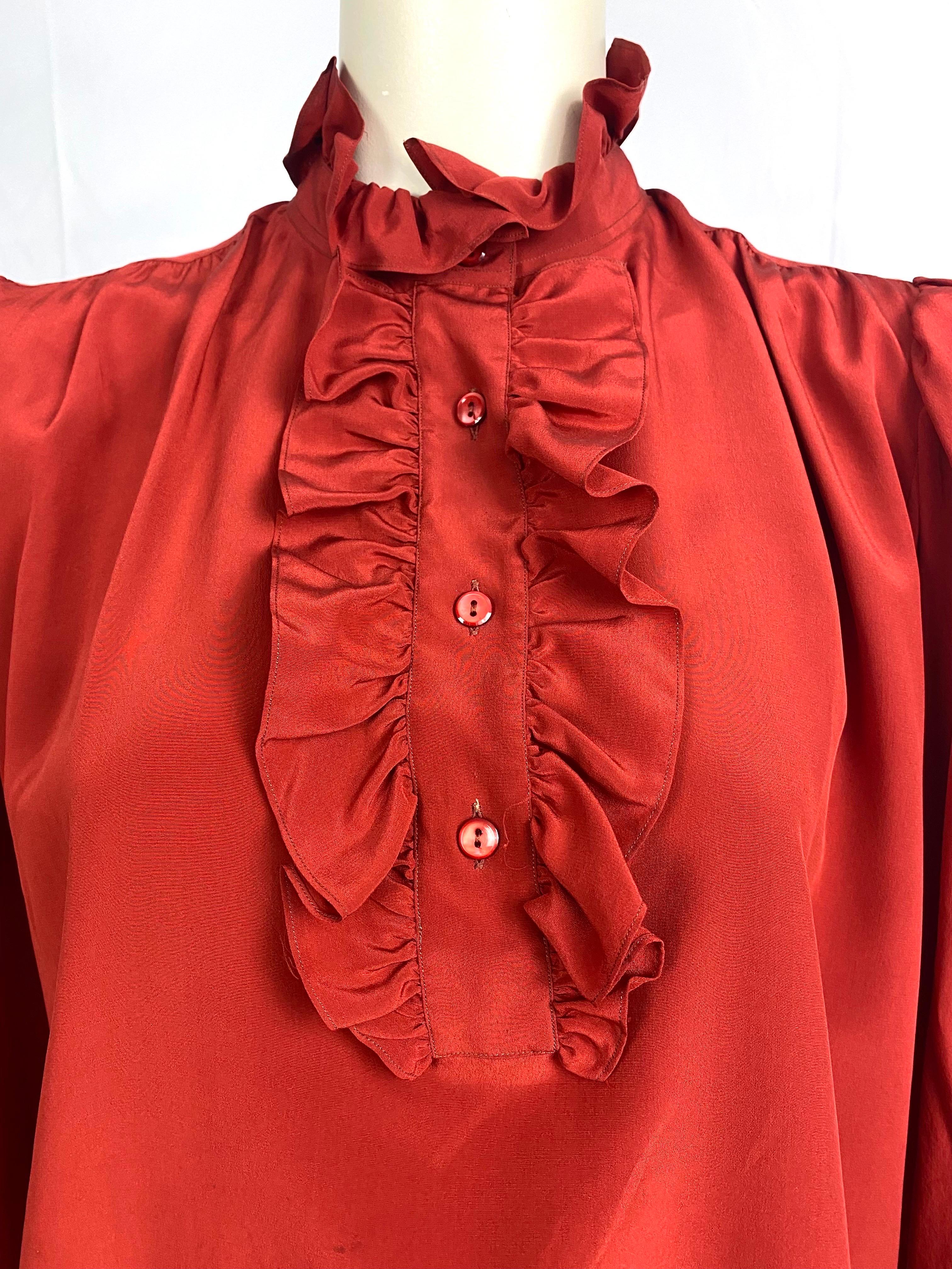 Vintage Yves saint Laurent Rive Gauche blouse from 1970. Cardinal Red. In Good Condition For Sale In L'ESCALA, ES