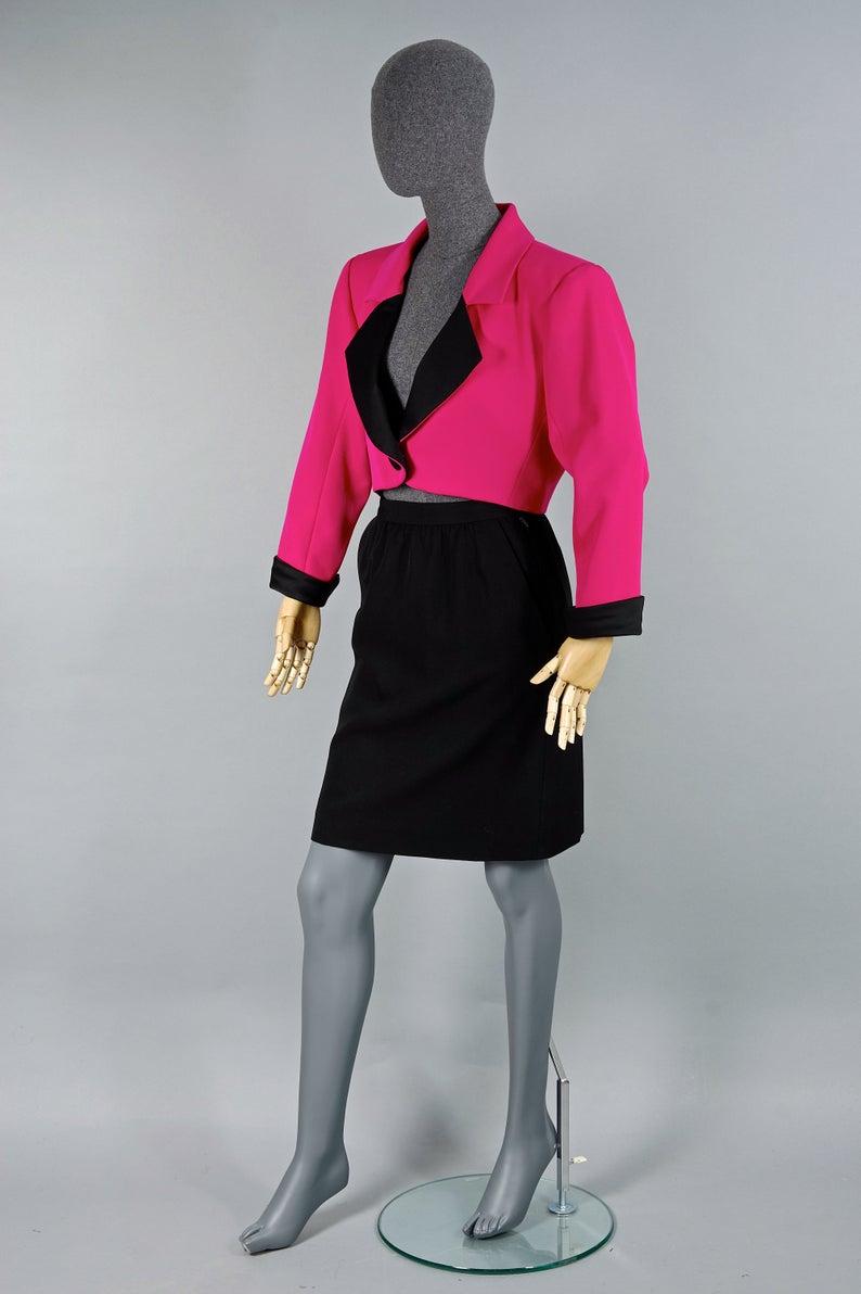 Vintage YVES SAINT LAURENT Rive Gauche Spencer Jacket Skirt Smoking Suit In Excellent Condition For Sale In Kingersheim, Alsace