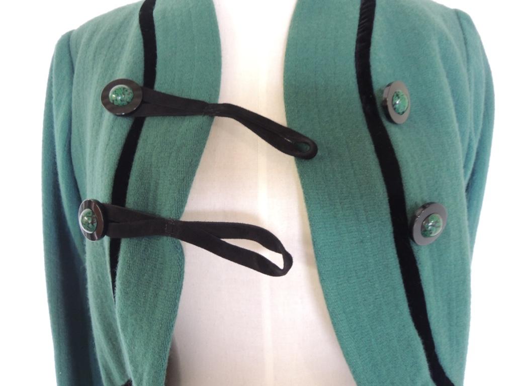 Veste courte boléro vintage en laine avec bordure en velours Yves Saint Laurent Rive Gauche Bon état - En vente à Oakland, CA