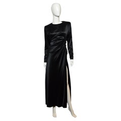 Robe du défilé Yves Saint Laurent en soie longue noire, automne-hiver 1987-1988