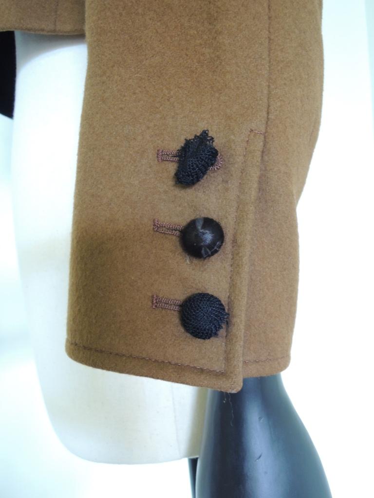Veste courte en laine vintage de la collection russe Yves Saint Laurent en vente 2