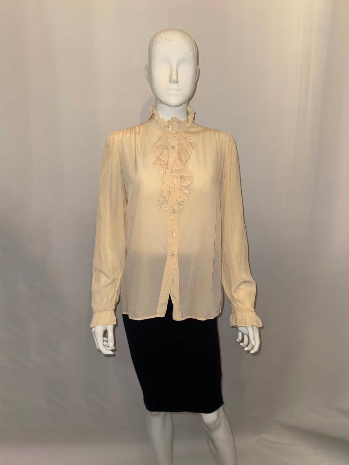 Chemisier en soie vintage Yves Saint Laurent Pour femmes en vente