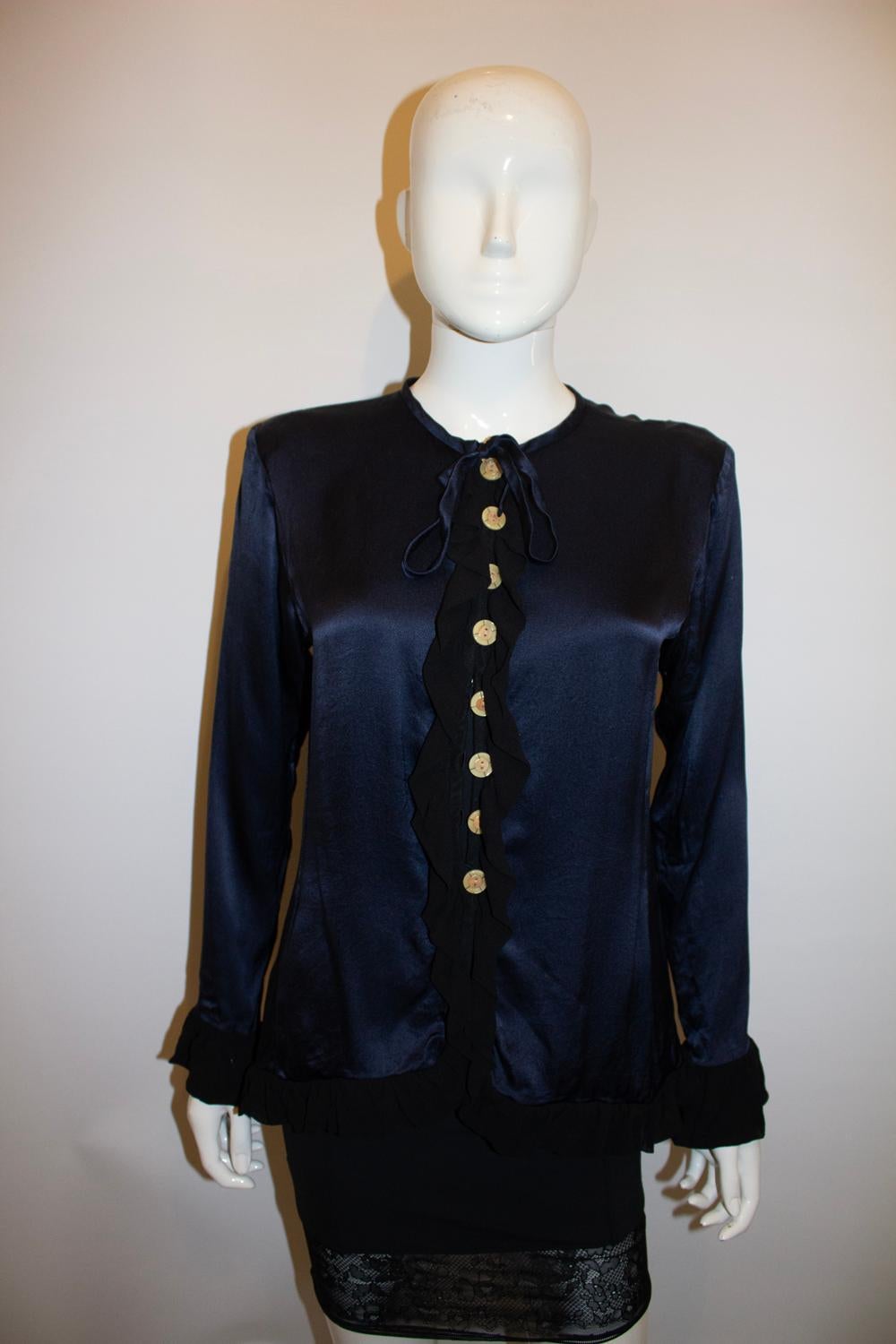 Camicetta vintage in seta di Yves Saint Laurent con dettagli a balze in vendita 6