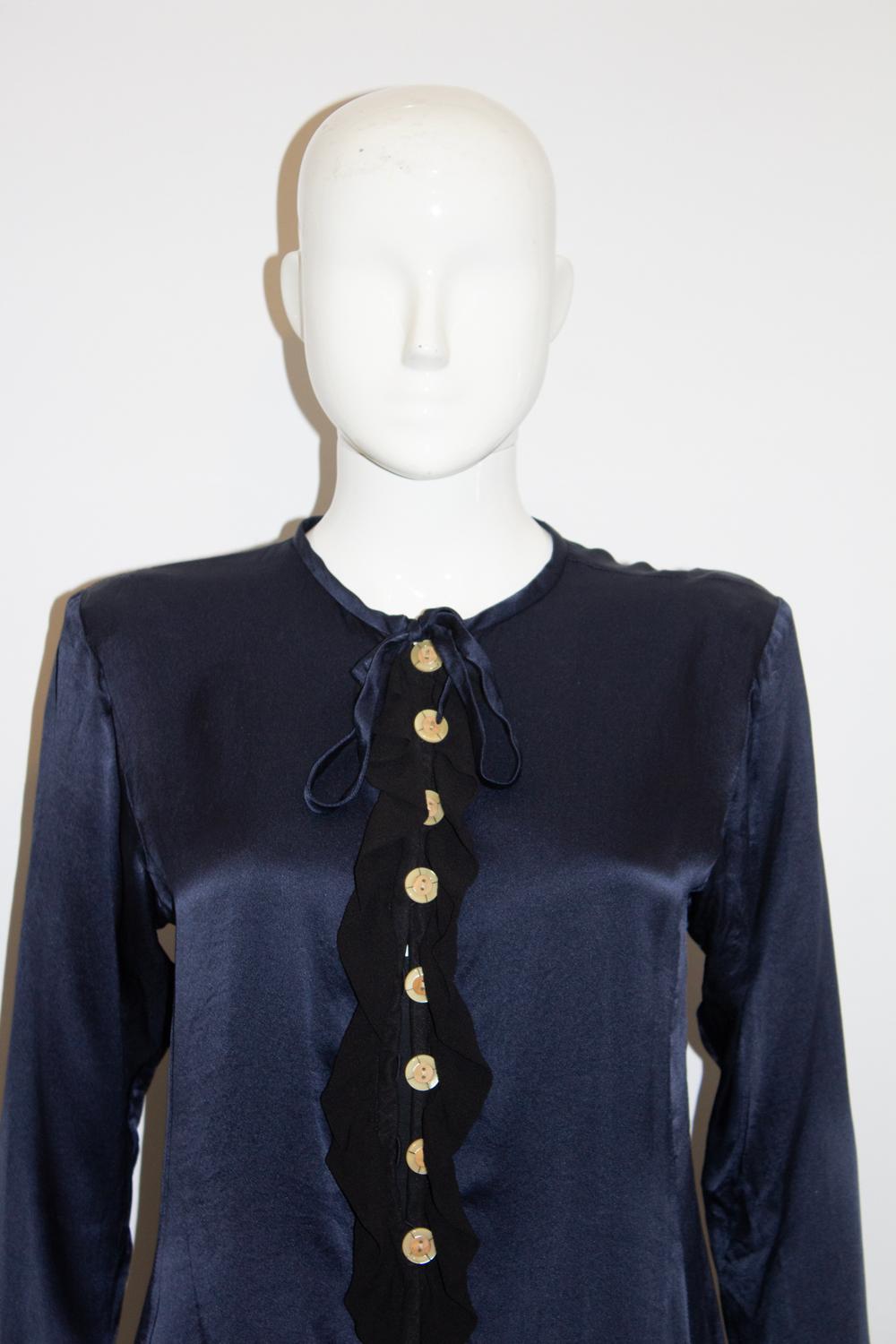 Camicetta vintage in seta di Yves Saint Laurent con dettagli a balze in vendita 2