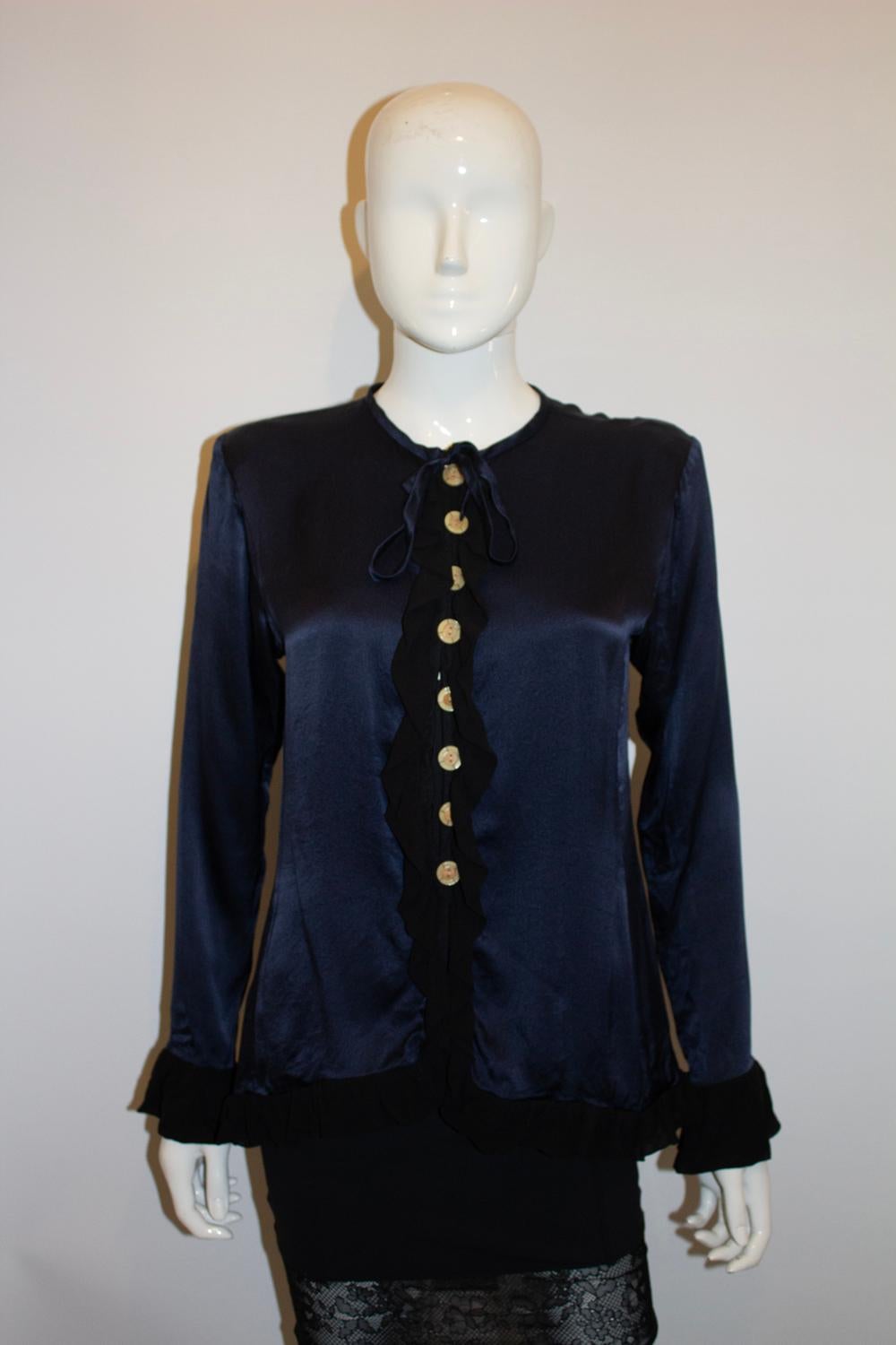 Camicetta vintage in seta di Yves Saint Laurent con dettagli a balze in vendita 4