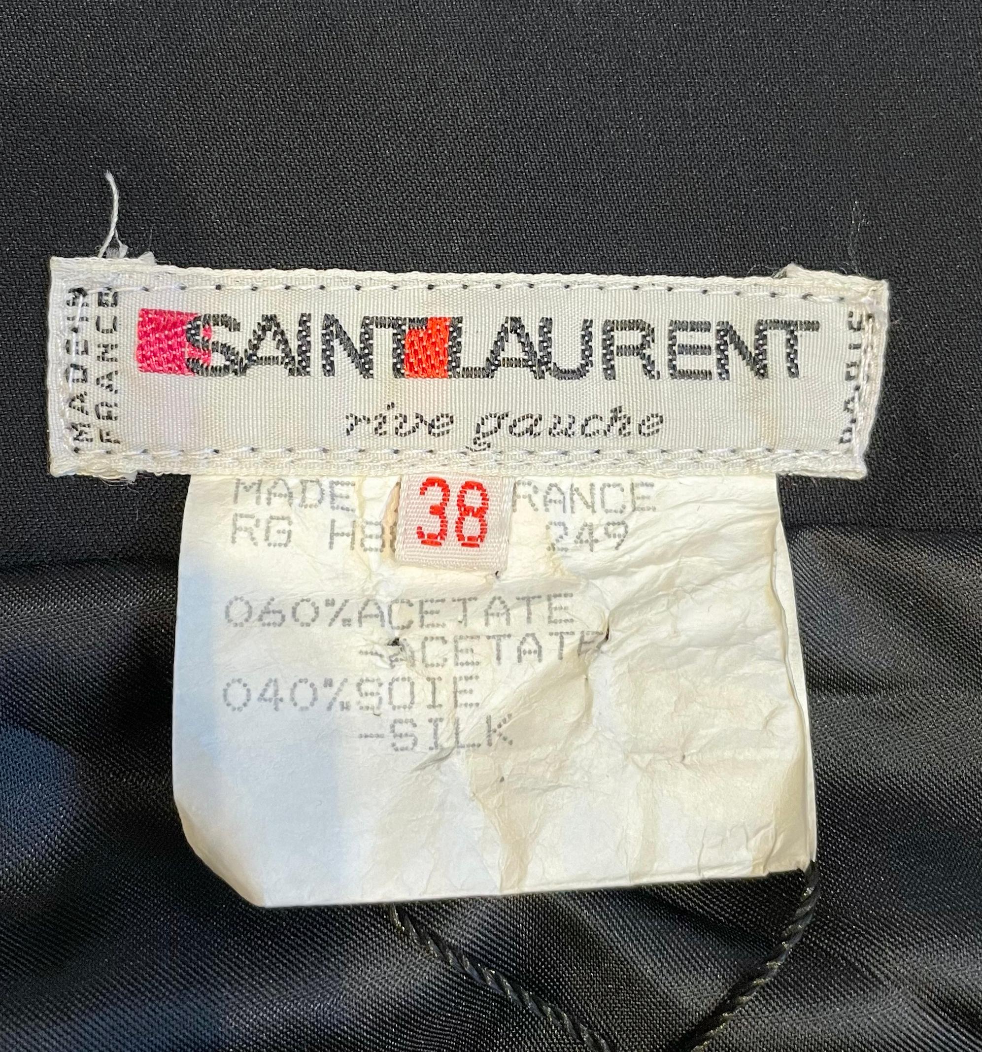 Noir Robe vintage Yves Saint Laurent en soie, années 1980 en vente