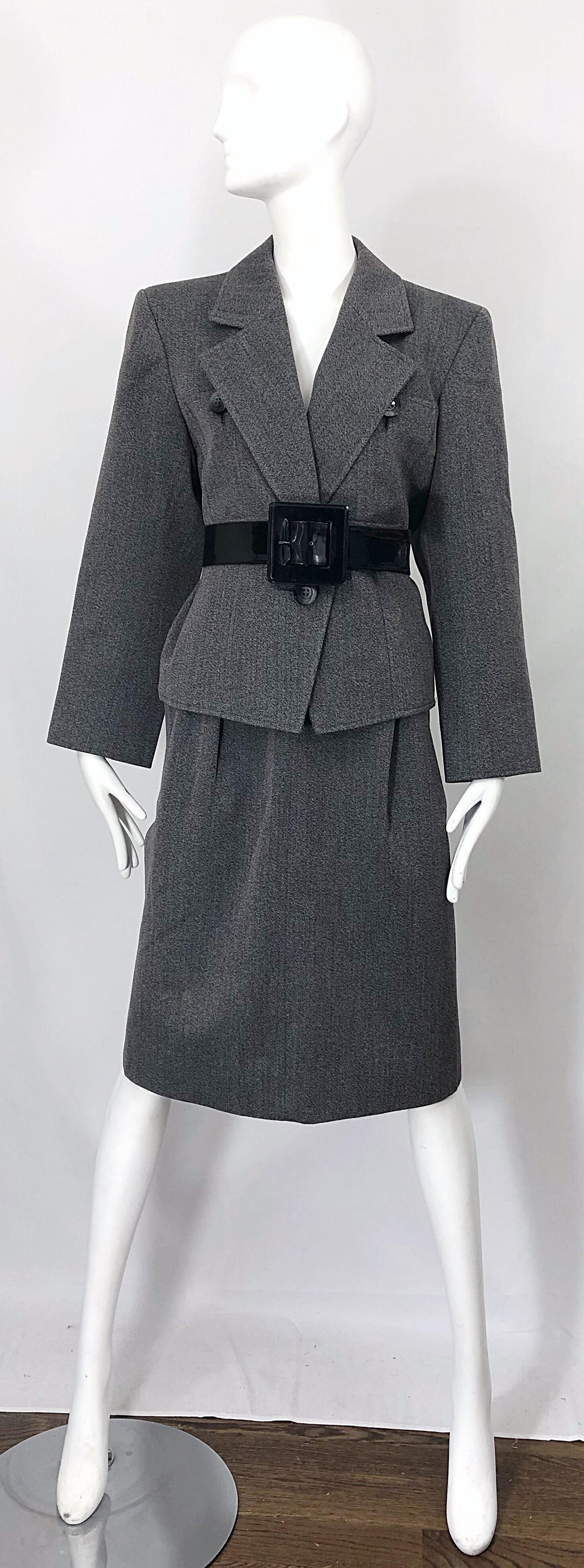 Yves Saint Laurent - Tailleur jupe à ceinture en laine grise, taille 12 / 14, vintage, années 1980, 46 en vente 6