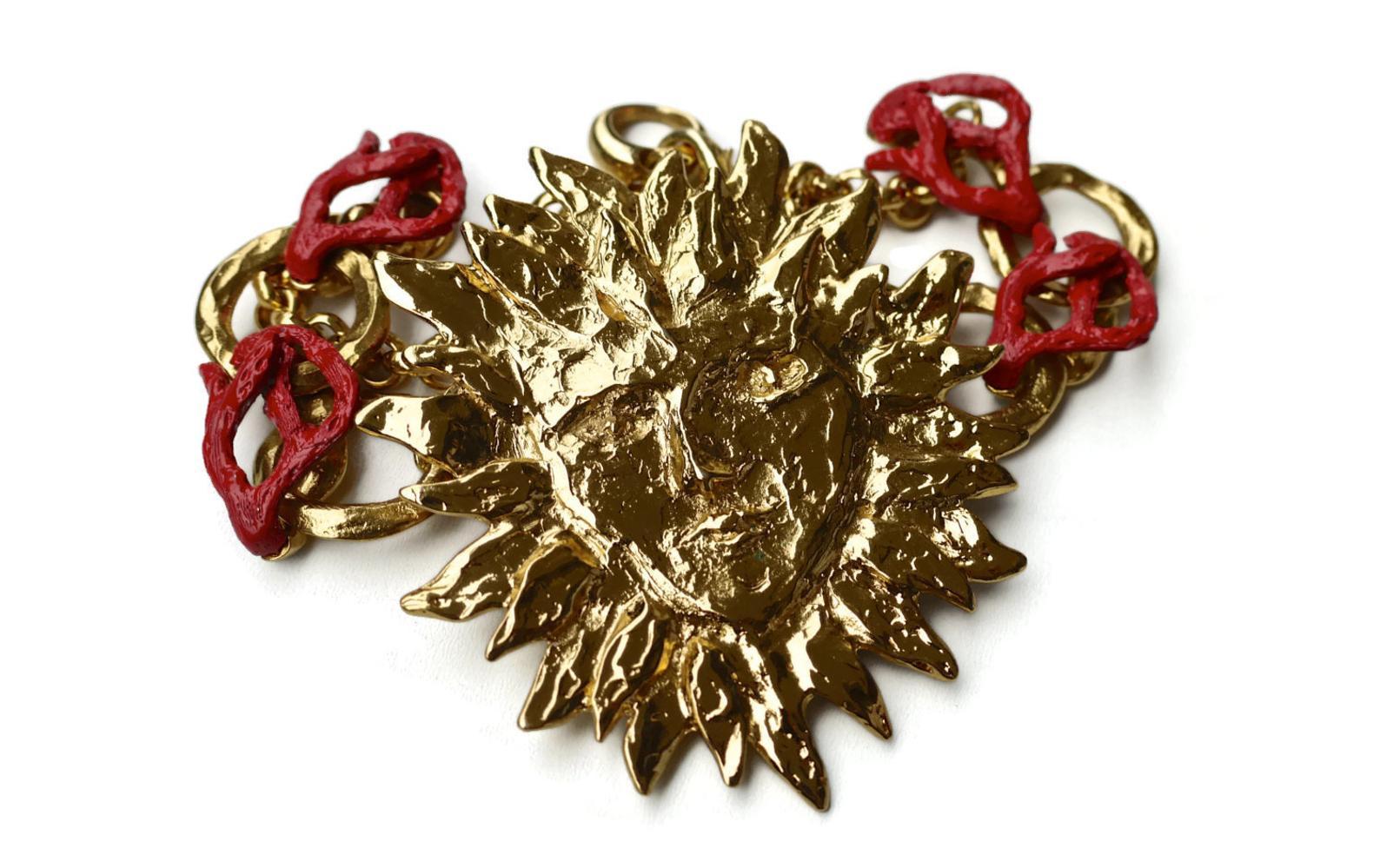 Vintage YVES SAINT LAURENT Sun Face Coral Necklace by Robert Goossens In Good Condition For Sale In Kingersheim, Alsace