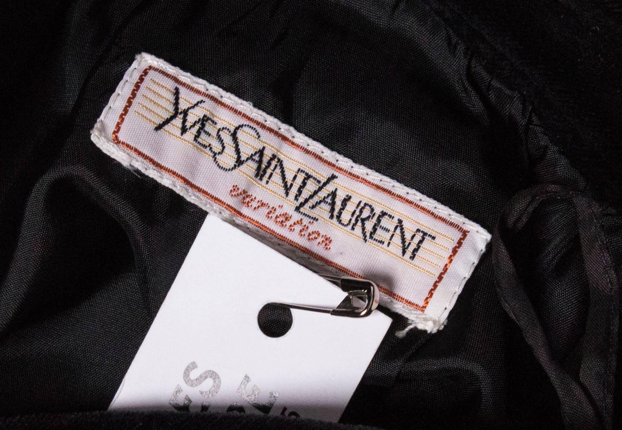  Vintage Yves Saint Laurent Samtrock im Angebot 4