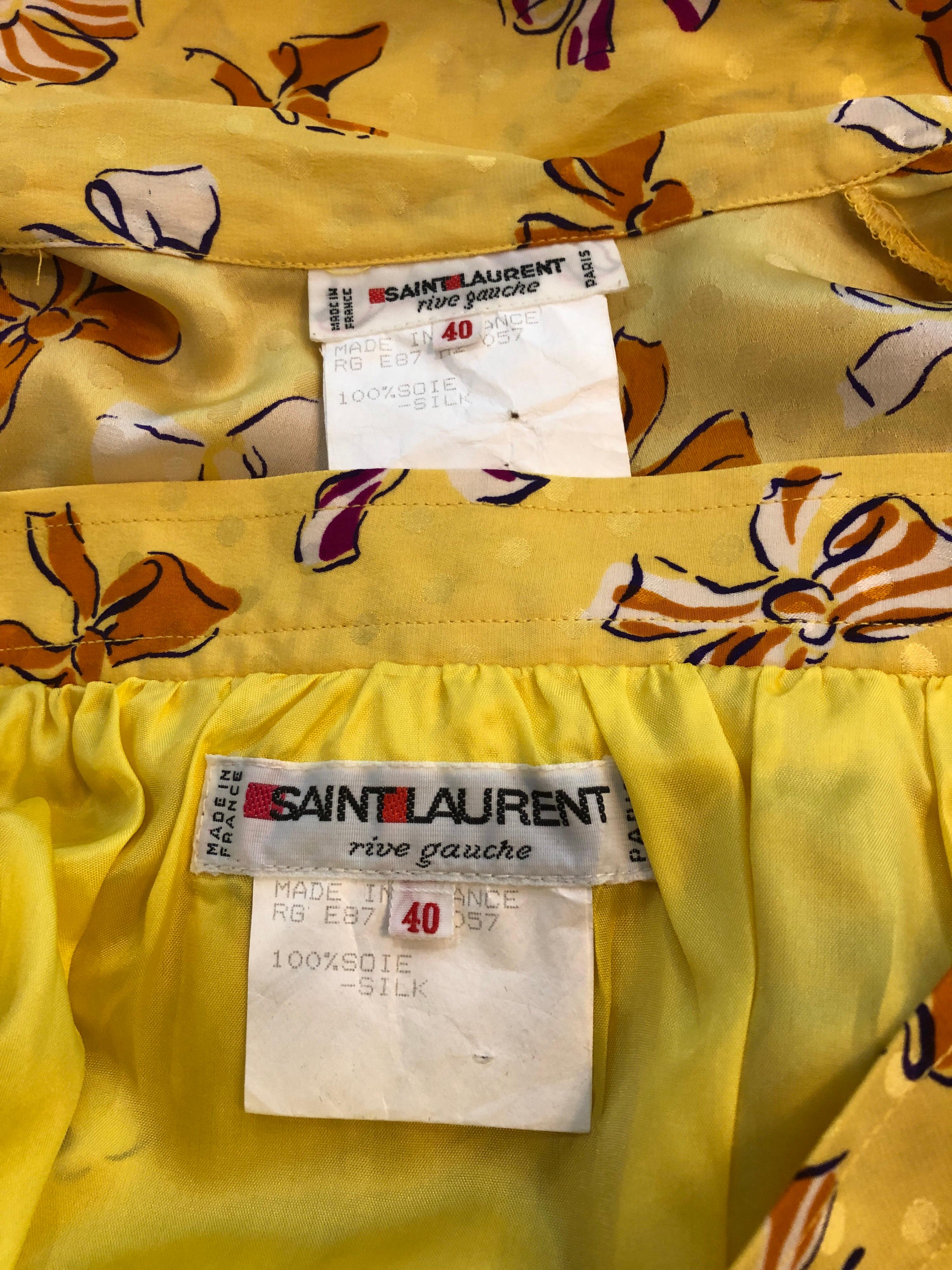 Yves Saint Laurent, chemisier et jupe en soie jaune imprimé nœud, défilé printemps-été 1987 Excellent état - En vente à San Diego, CA