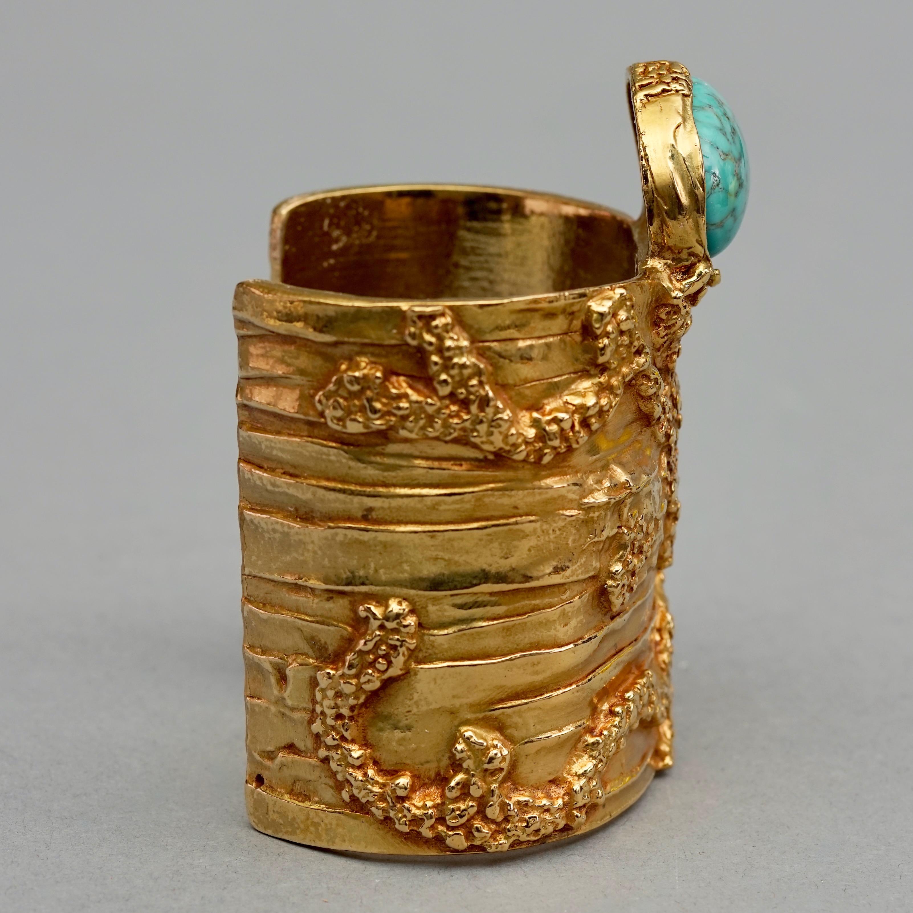 Vintage YVES SAINT LAURENT Ysl Arty Turquoise Cabochon Textured Cuff Bracelet In Excellent Condition For Sale In Kingersheim, Alsace
