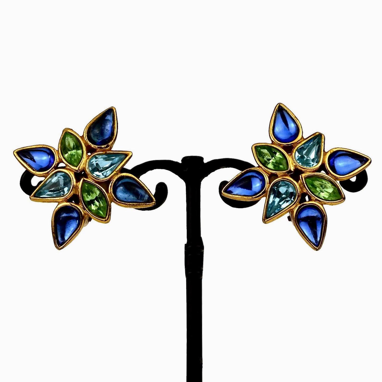 Vintage YVES SAINT LAURENT Ysl Blue Green Rhinestones Earrings In Excellent Condition For Sale In Kingersheim, Alsace