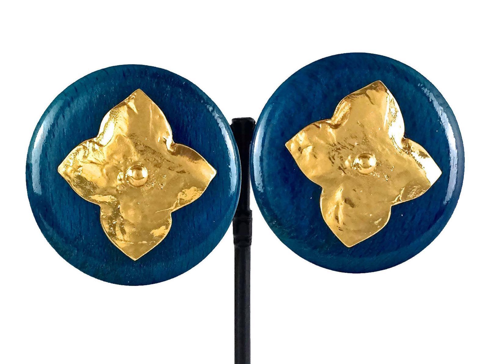 Vintage YVES SAINT LAURENT Ysl Blue Wood Textured Gilt Flower Earrings For Sale 3
