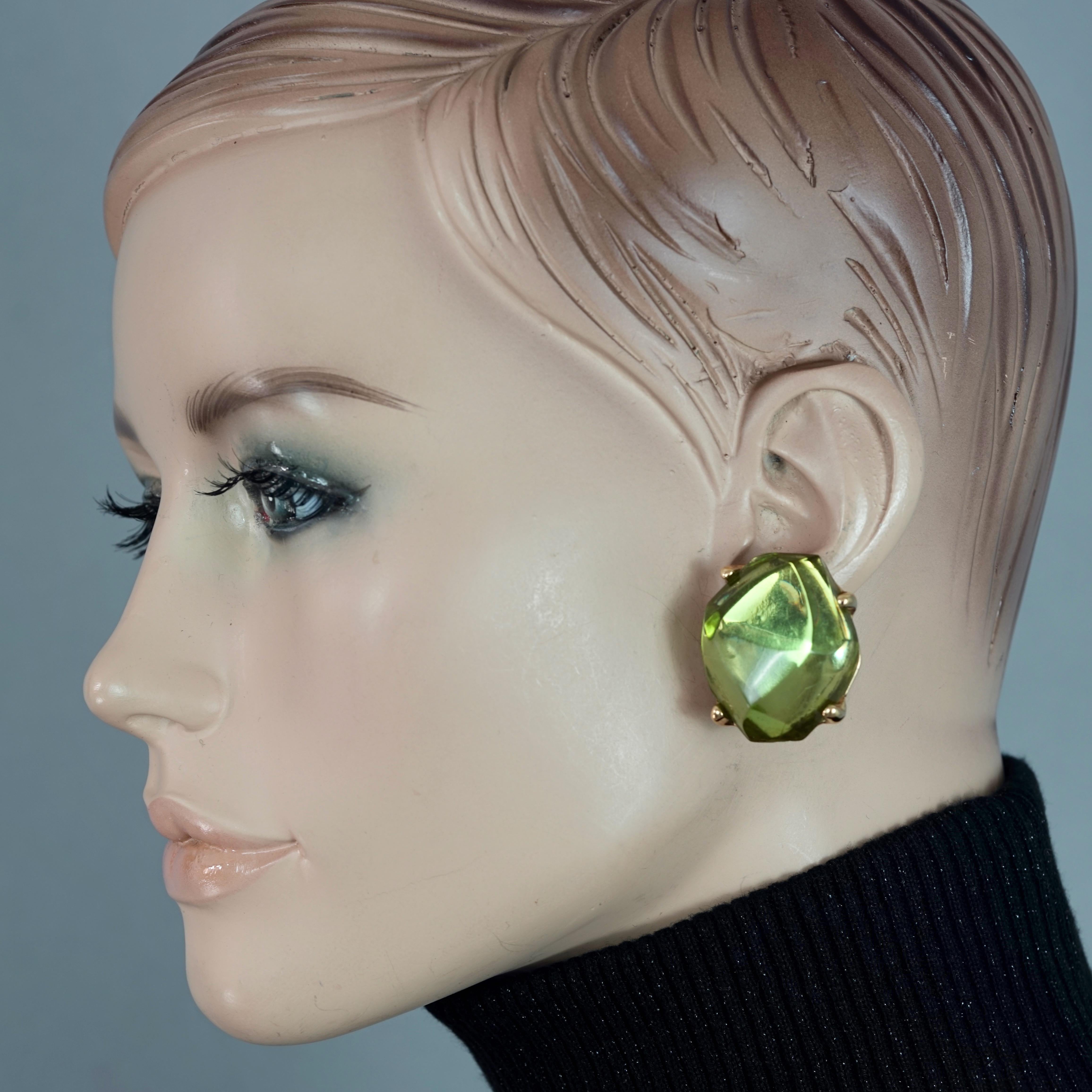 Vintage YVES SAINT LAURENT Ysl by Goossens Irregular Faceted Lucite Earrings

Measurements:
Height: 1.26 inches (3.2 cm)
Width: 1.14 inches (2.9 cm)
Weight per Earring: 19 grams

Features:
- 100% Authentic YVES SAINT LAURENT.
- Lucite and irregular