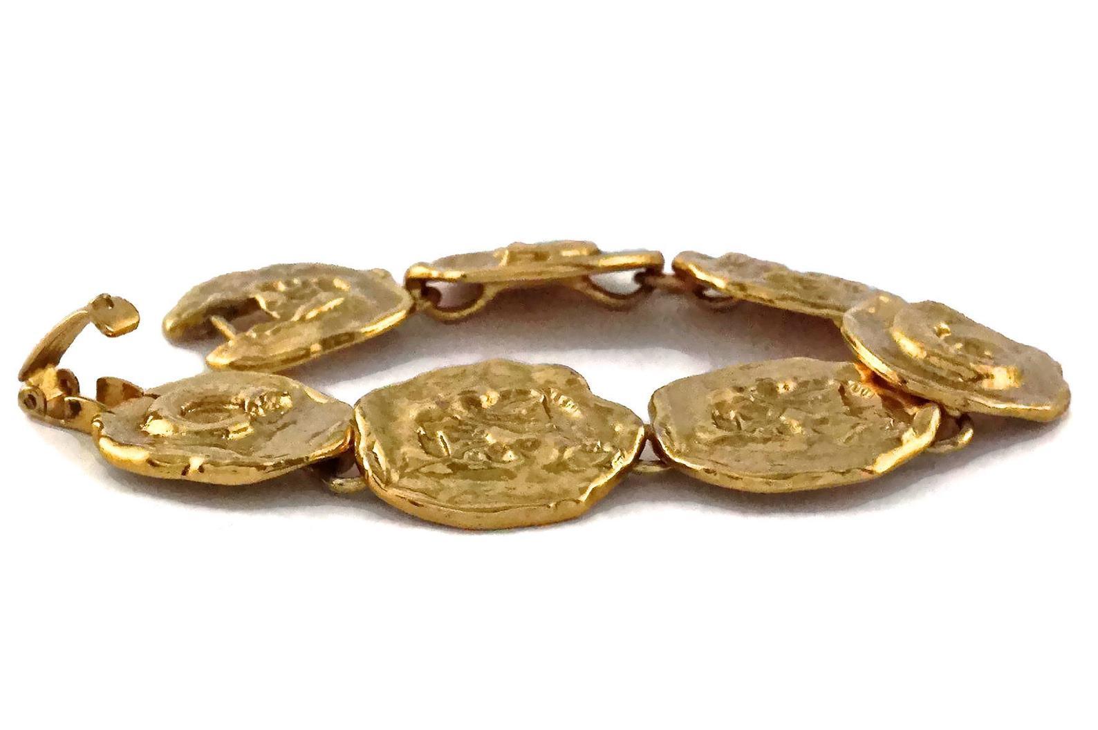 Vintage YVES SAINT LAURENT Ysl by Robert Goossens Fossil Disc Bracelet In Excellent Condition In Kingersheim, Alsace