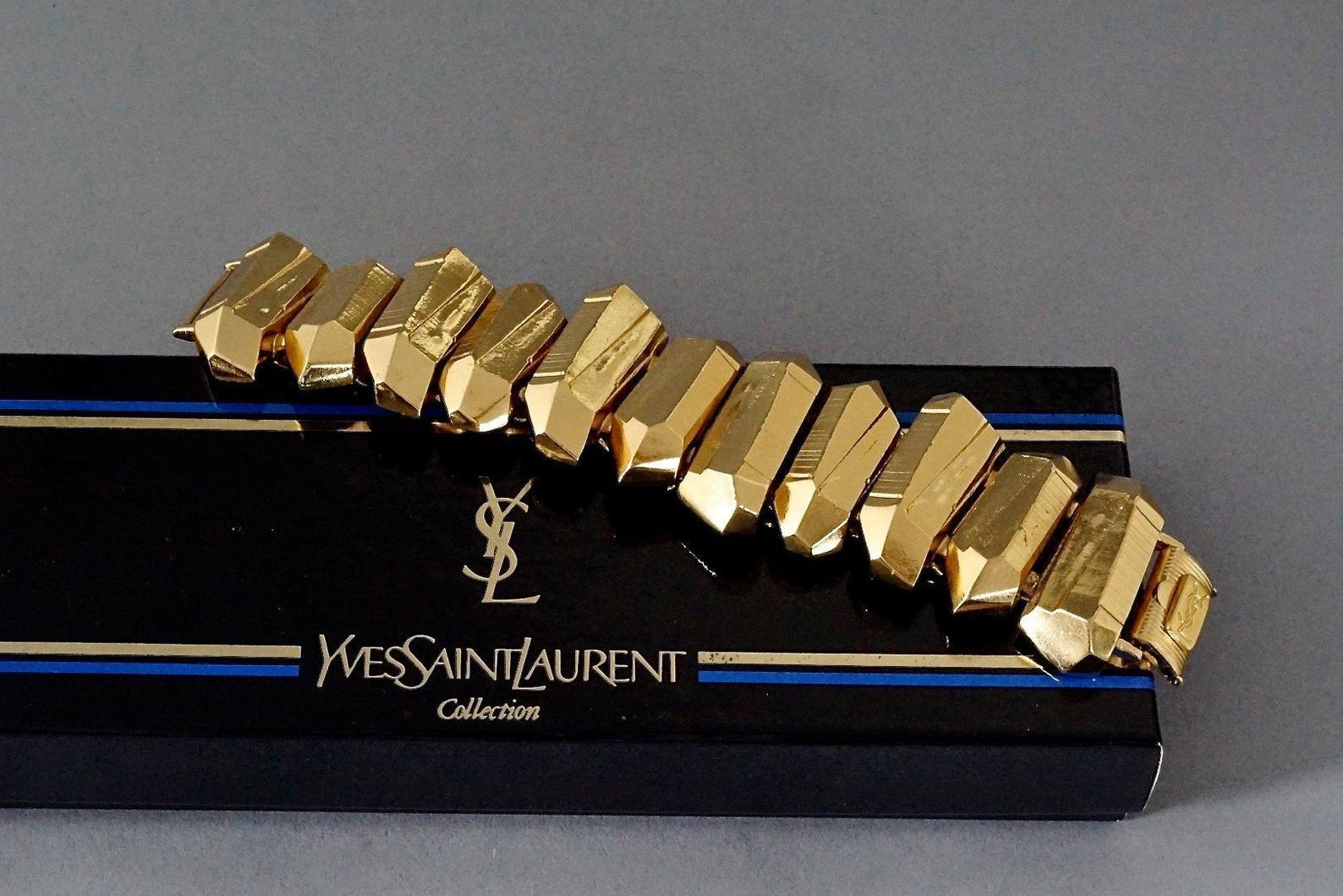 Vintage YVES SAINT LAURENT Ysl by Robert Goossens Gilt Prism Bracelet In Excellent Condition In Kingersheim, Alsace