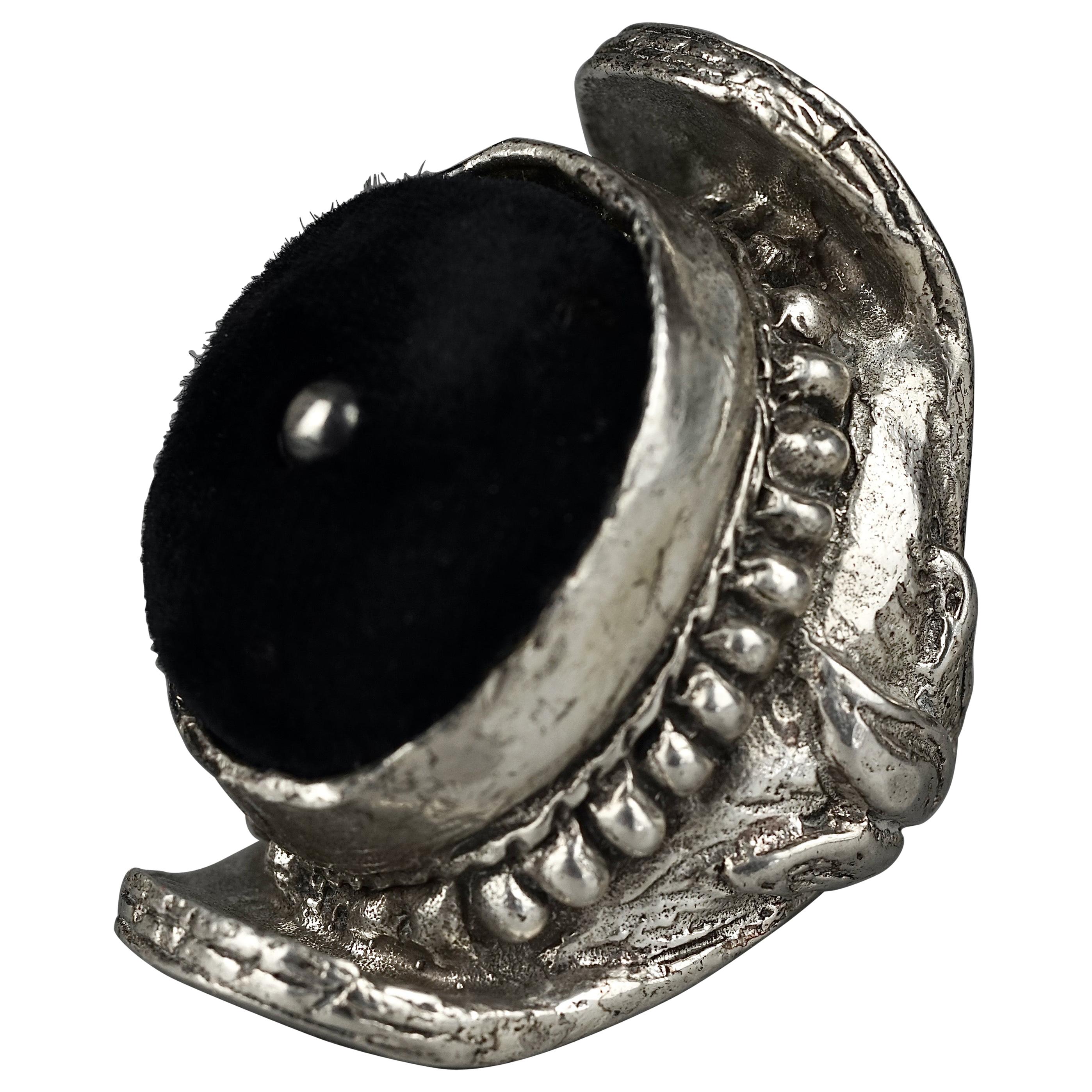 Vintage YVES SAINT LAURENT Ysl by Tom Ford Velvet Sterling Silver Ring For  Sale at 1stDibs | tom ford ring, tom.ford ring, ysl silver ring
