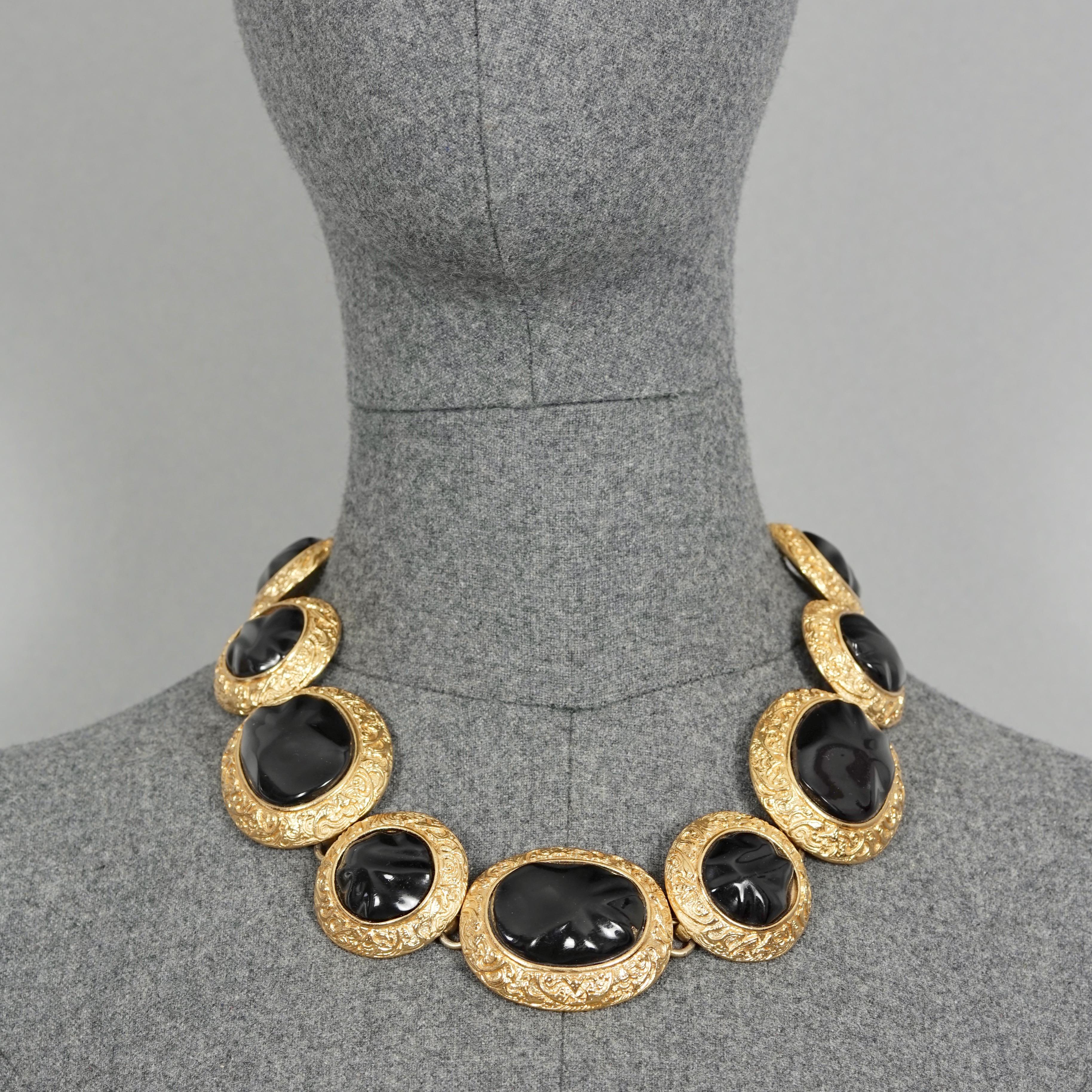 Vintage YVES SAINT LAURENT Ysl Byzantine Black Cabochon Link Necklace

Measurements:
Height: 1.69 inches (4.3 cm)
Wearable Length: 18.89 inches to 20.86 inches (48 cm to 53 cm) 

Features:
- 100% Authentic YVES SAINT LAURENT by Robert Goossens.
-