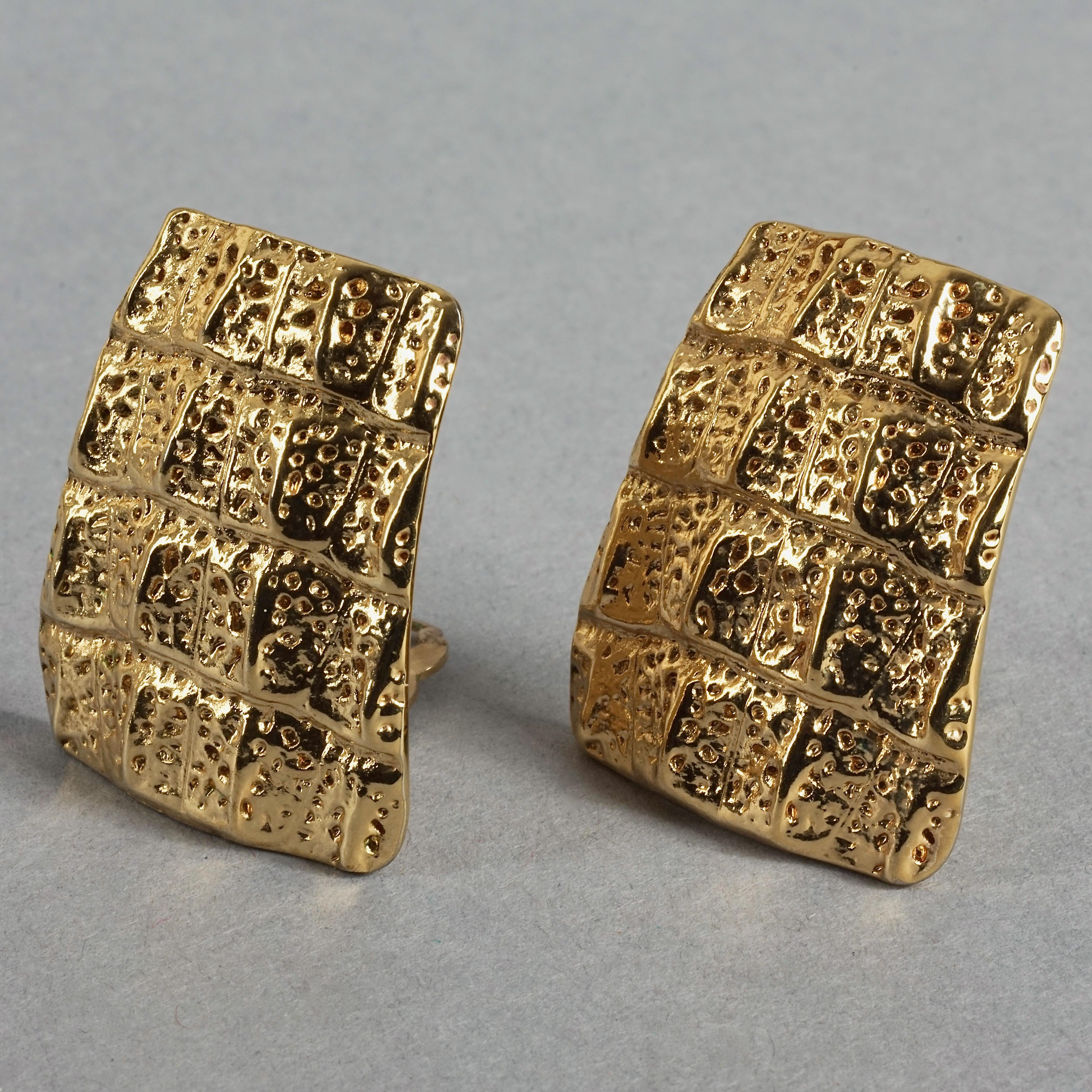 Vintage YVES SAINT LAURENT Ysl Crocodile Pattern Earrings In Excellent Condition For Sale In Kingersheim, Alsace