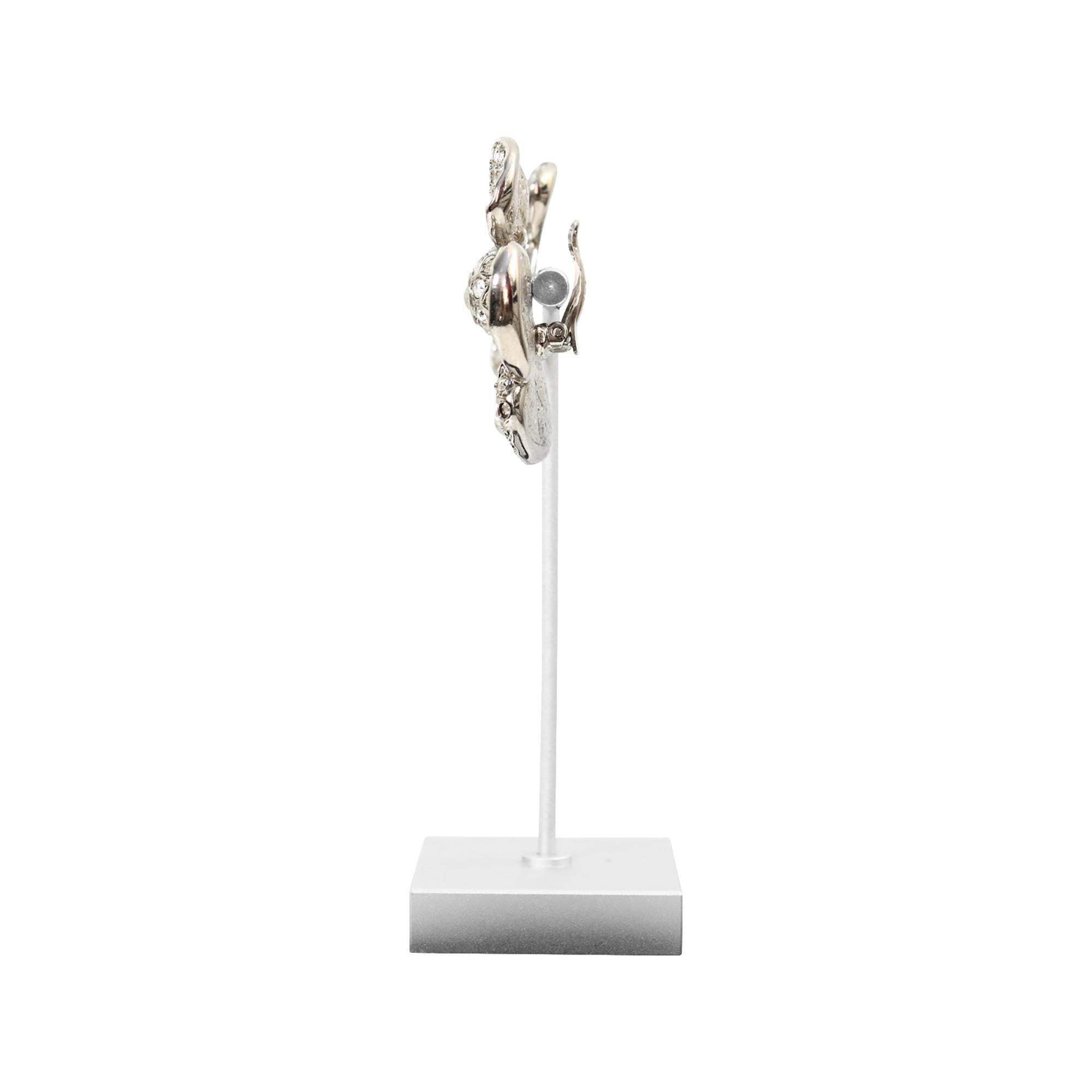 Orecchini a mezzo fiore con diamante Yves Saint Laurent YSL d'epoca, CIRCA 1980 in vendita 2