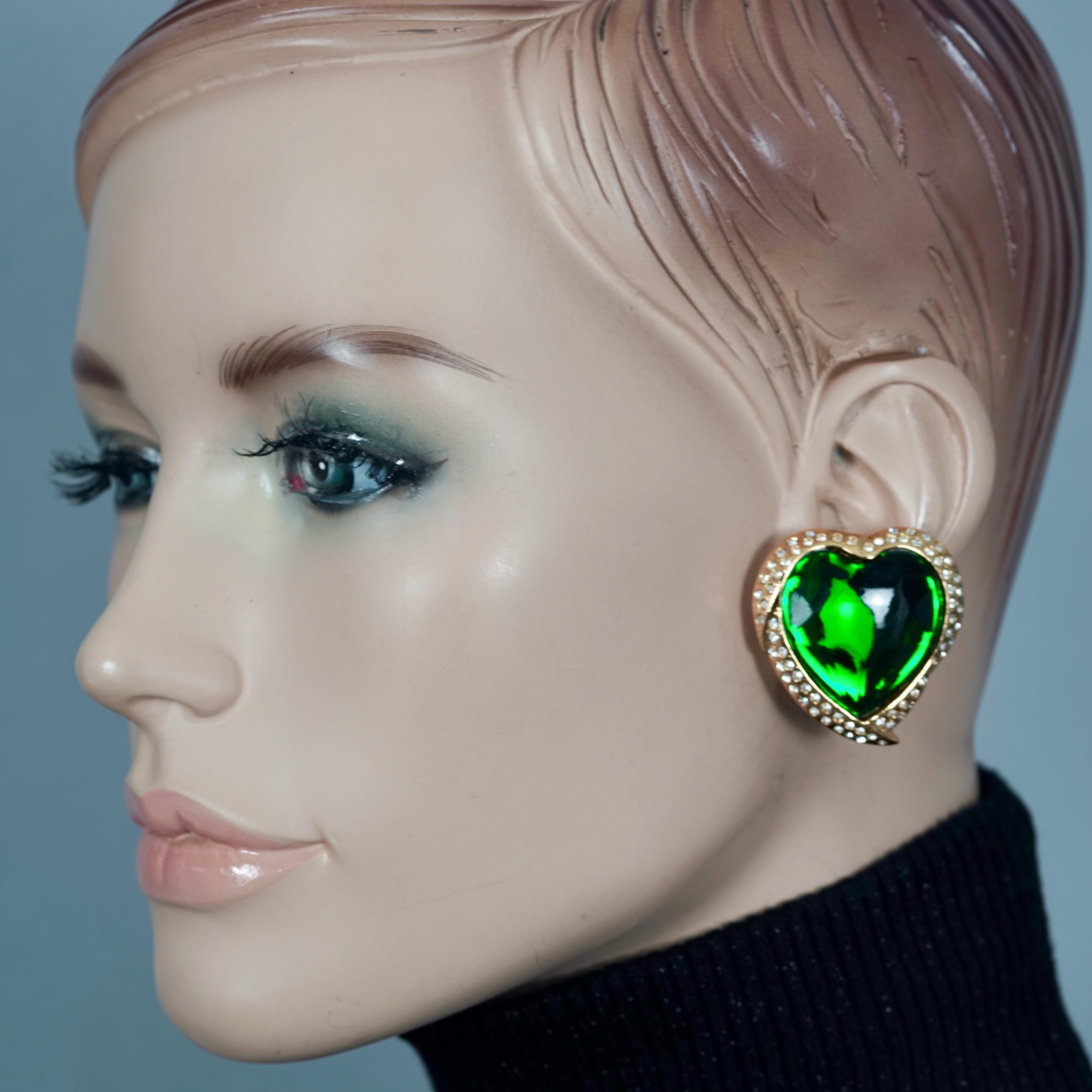 Vintage YVES SAINT LAURENT Ysl Emerald Green Faceted Heart Rhinestone Earrings In Excellent Condition In Kingersheim, Alsace