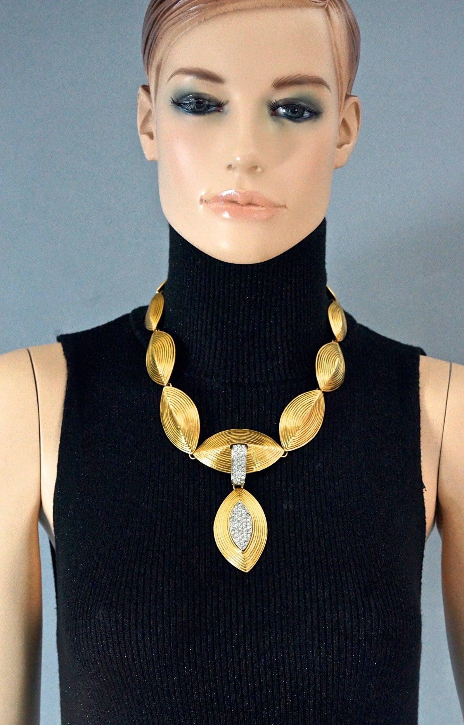 Vintage YVES SAINT LAURENT Ysl Etched Almond Rhinestone Choker Necklace In Excellent Condition For Sale In Kingersheim, Alsace