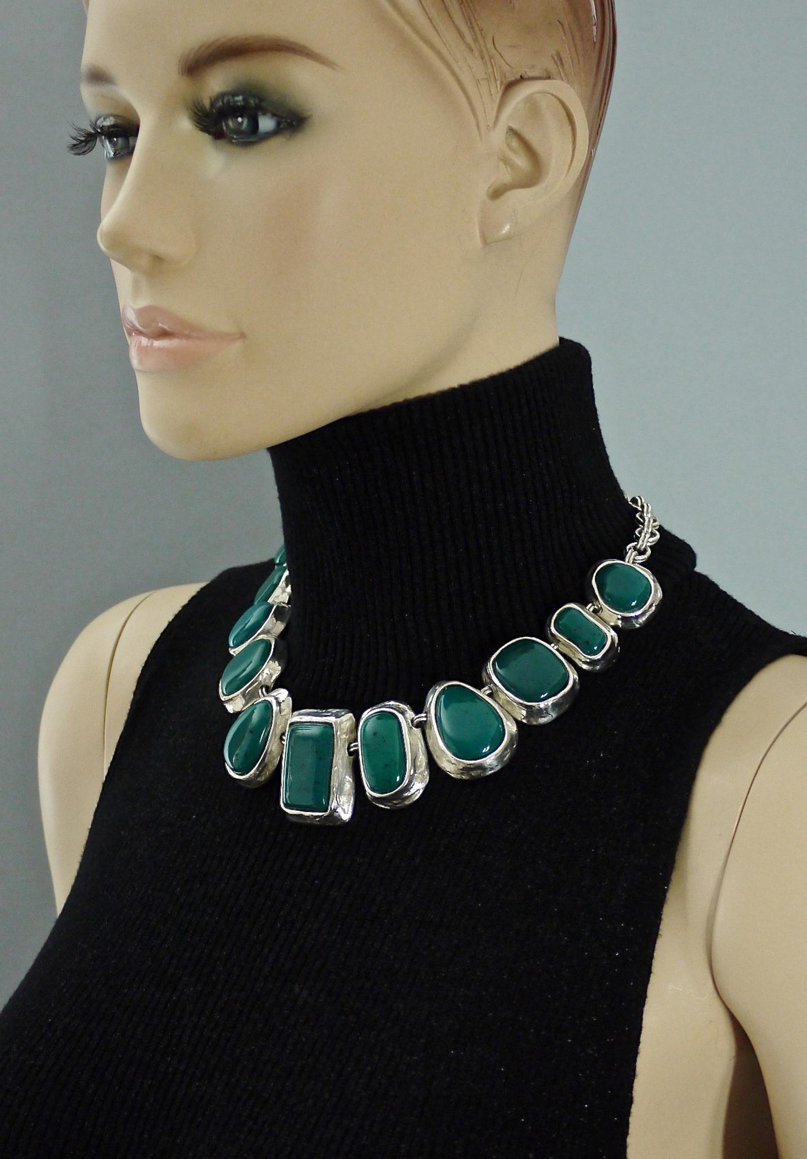 Vintage YVES SAINT LAURENT Ysl Faux Turquoise Geometric Cabochon Necklace

Measurements:
Height: 1.53 inches (3.9 cm)
Wearable Length: 17.71 inches (45 cm) to 18.89 inches (48 cm)

Features:
- 100% Authentic YVES SAINT LAURENT.
- Chunky geometric