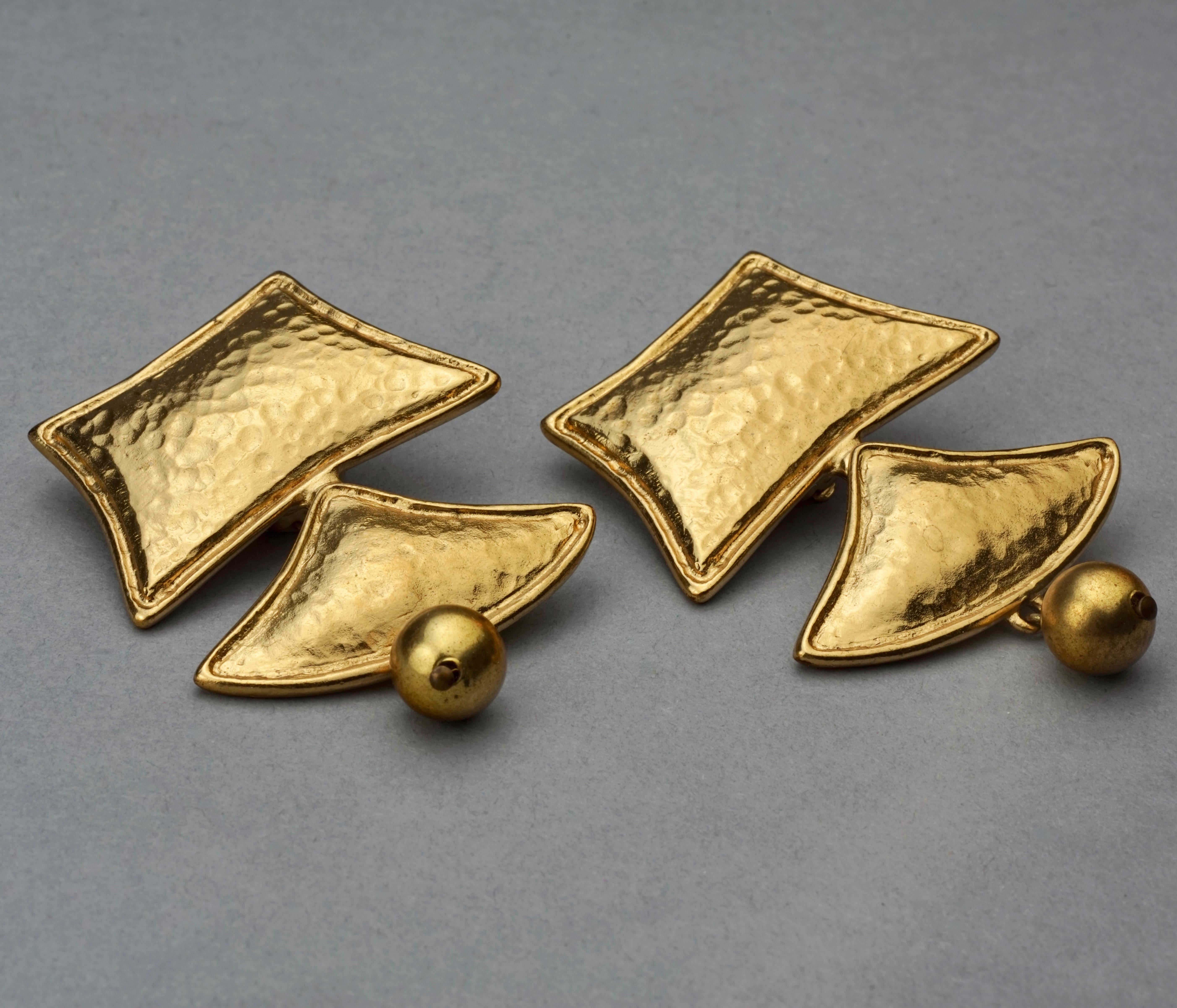 Vintage YVES SAINT LAURENT Ysl Geometric Tiered Earrings In Excellent Condition In Kingersheim, Alsace