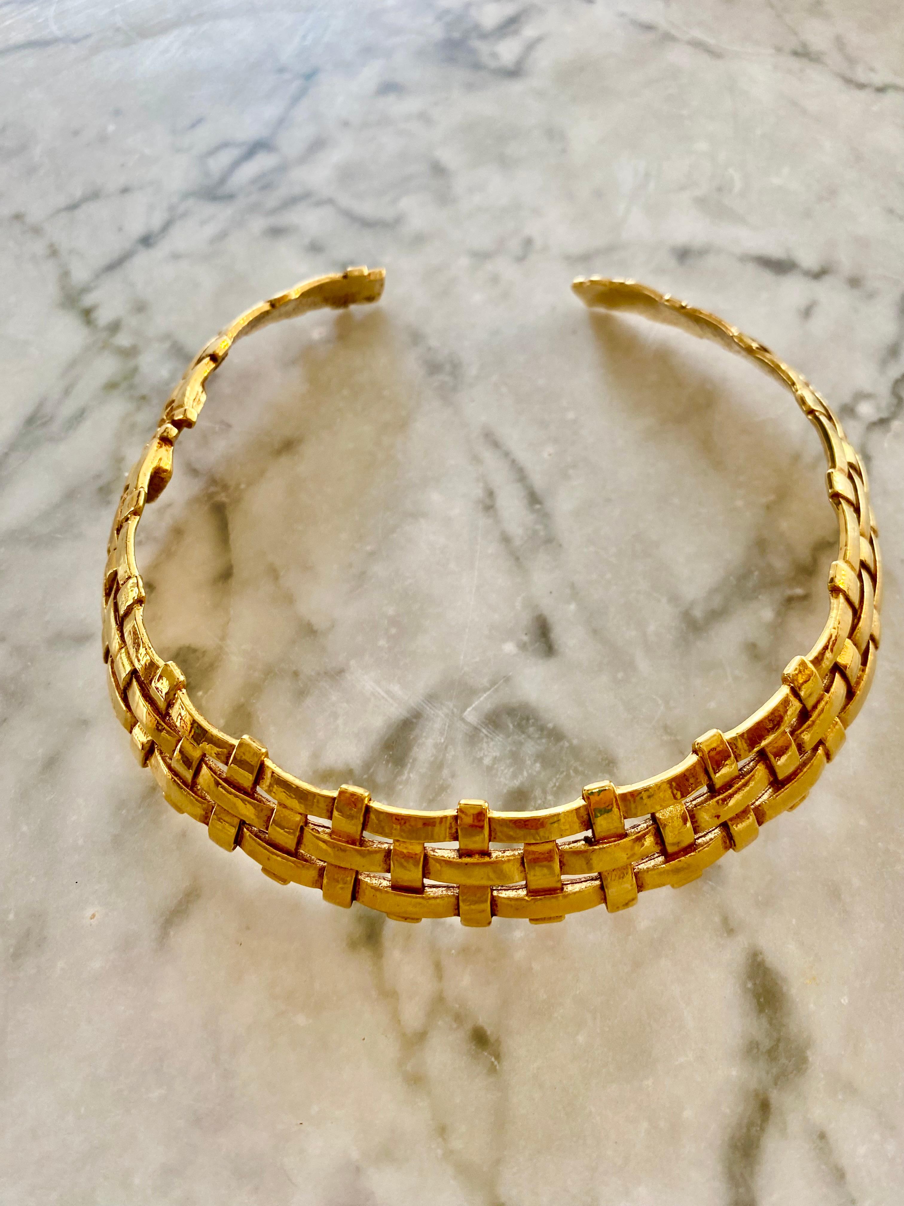 Vintage Yves Saint Laurent YSL Gold Quilted Choker Necklace, circa 1990s In Good Condition In Denia, VC