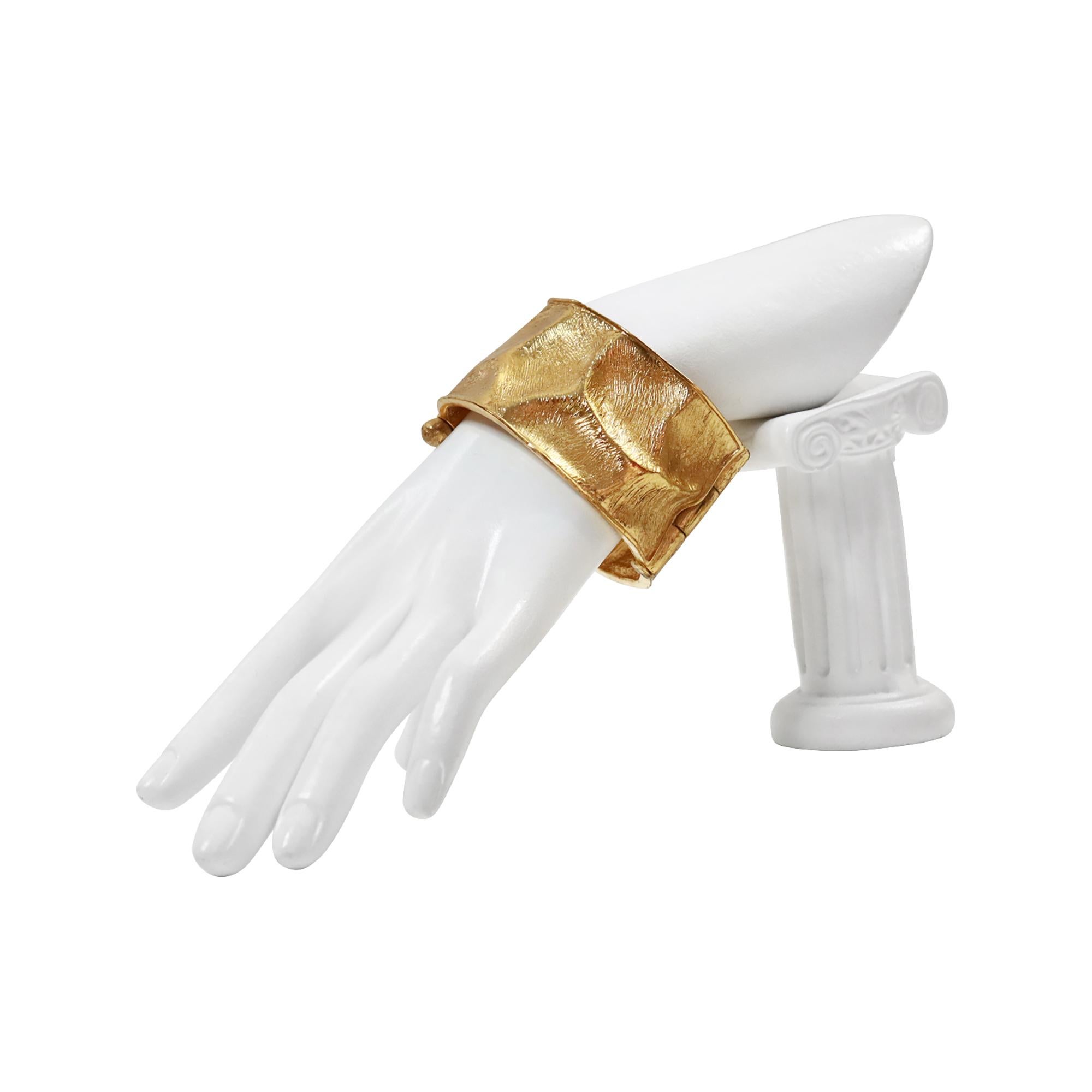 Vintage Yves Saint Laurent YSL Bracelet Manchette Ton Or Circa 1990 Unisexe en vente