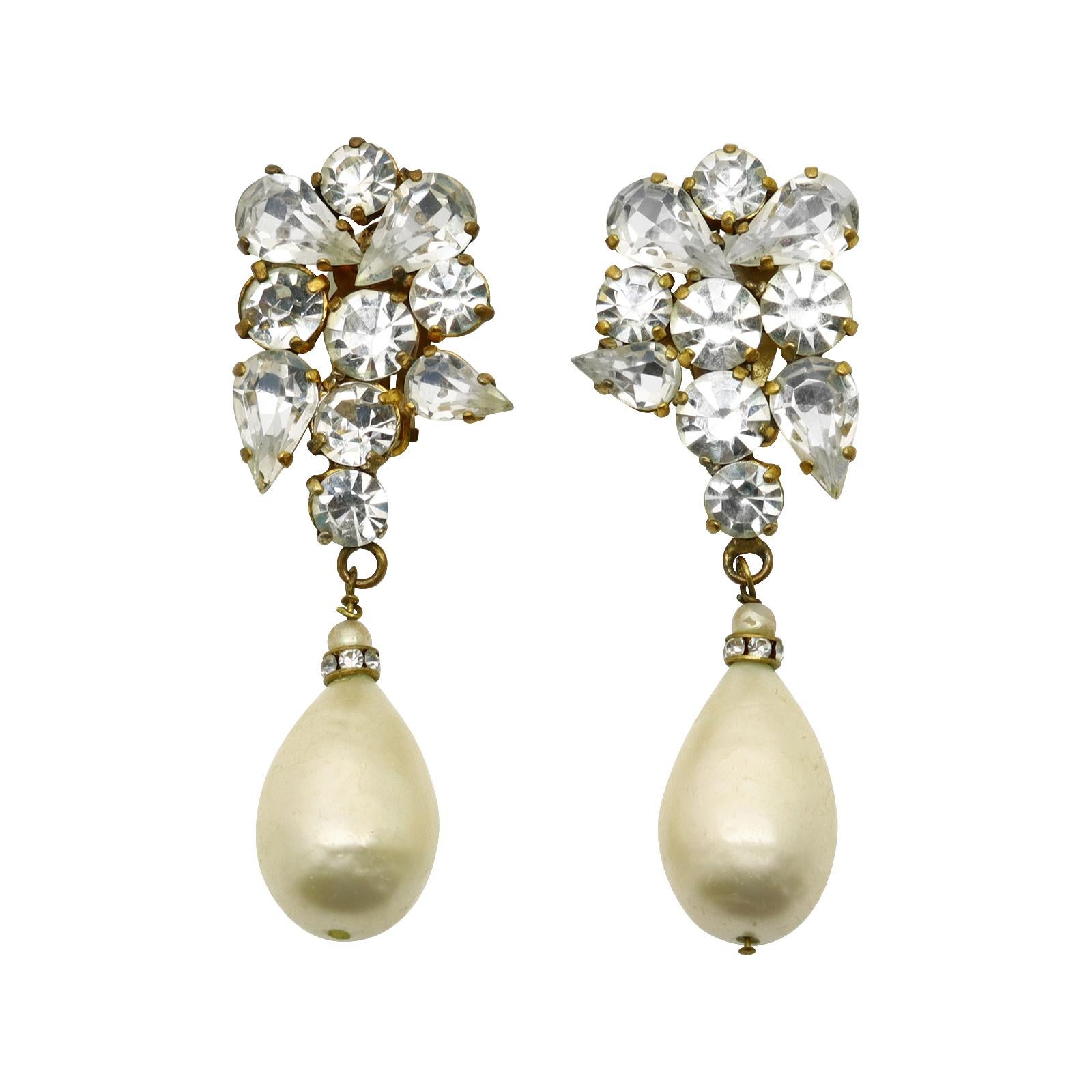 Vintage Yves Saint Laurent YSL Haute Couture Gold Pearl Earrings Circa 1980s In Good Condition For Sale In New York, NY
