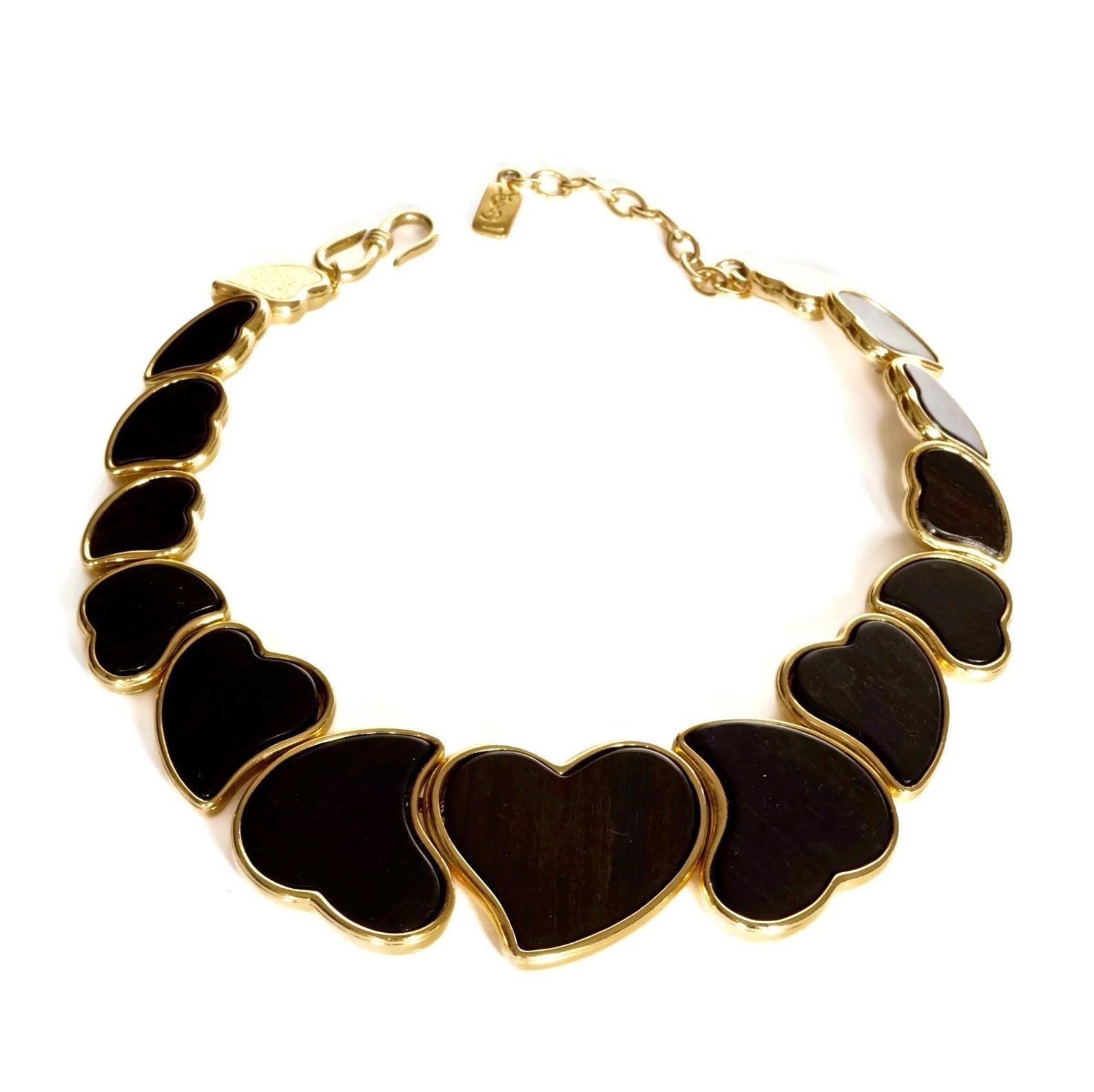 Vintage YVES SAINT LAURENT Ysl Heart Graduated Ebony Wood Choker Necklace In Excellent Condition In Kingersheim, Alsace