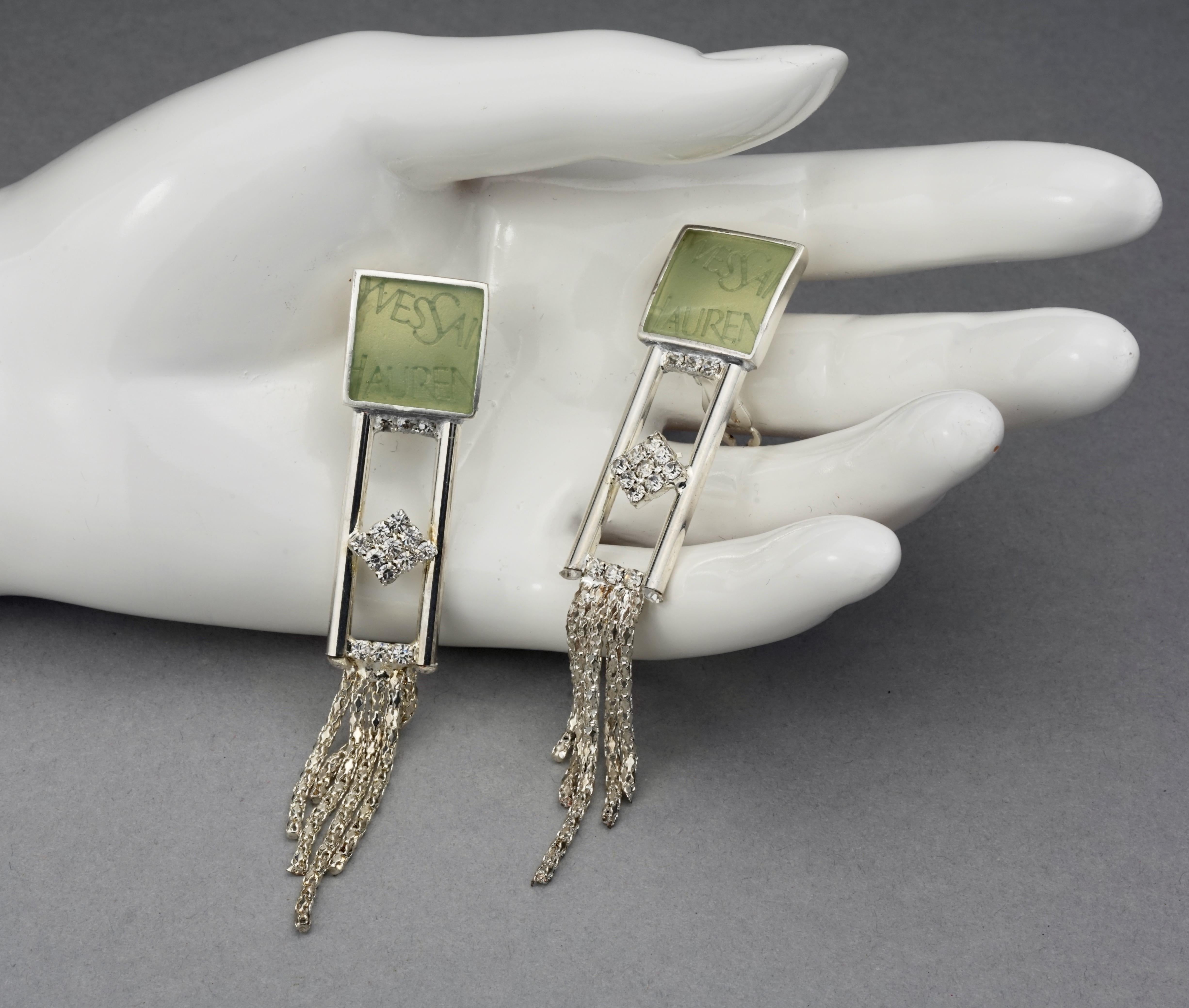 Vintage YVES SAINT LAURENT Ysl Logo Strass-Ohrringe mit kaskadenförmigem Kette im Angebot 8