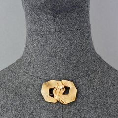Vintage YVES SAINT LAURENT Ysl Logo gerippt Gold-Ton durchbrochene Brosche