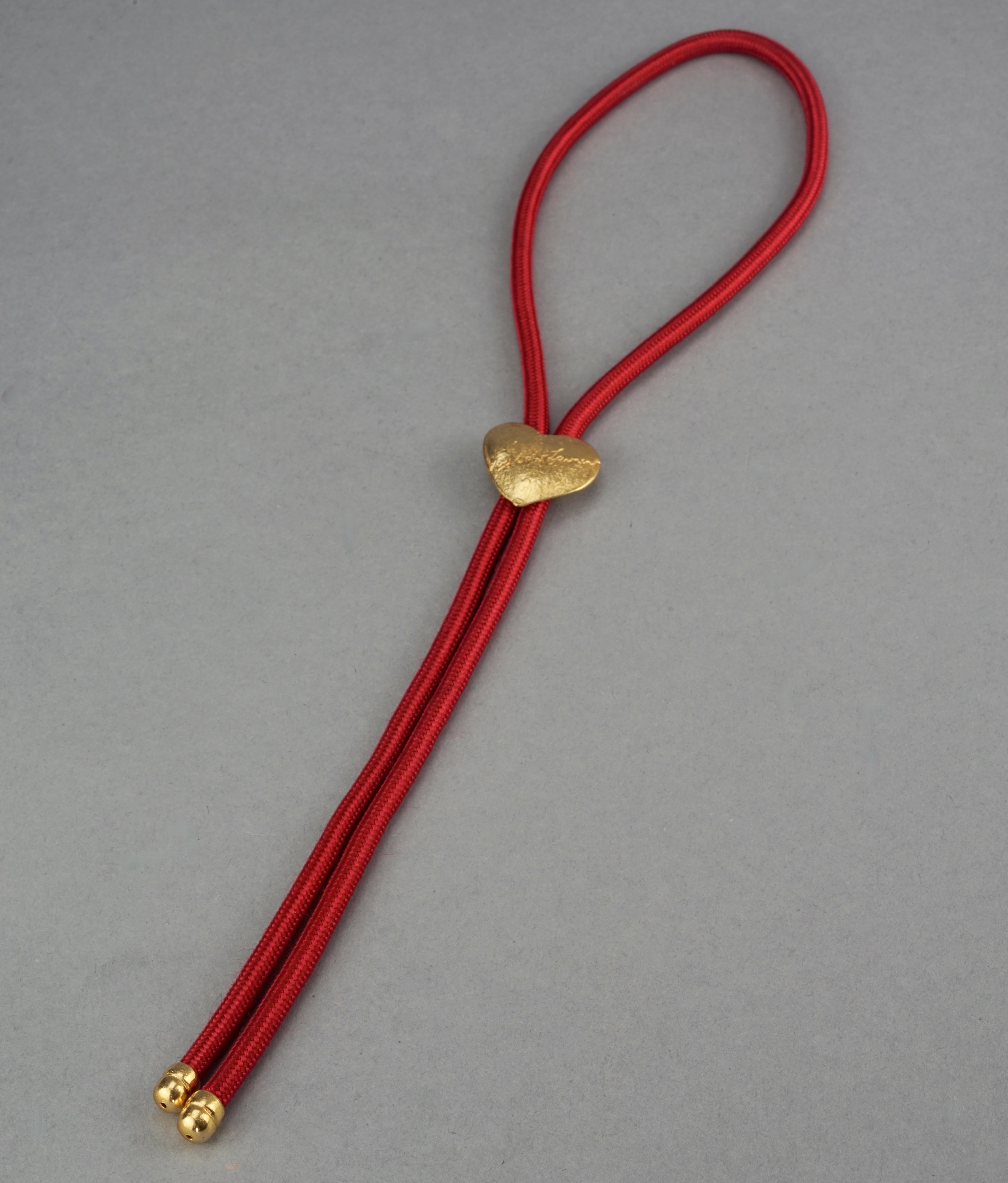 Vintage YVES SAINT LAURENT Ysl Love Heart Red Lariat Rope Necklace In Excellent Condition In Kingersheim, Alsace