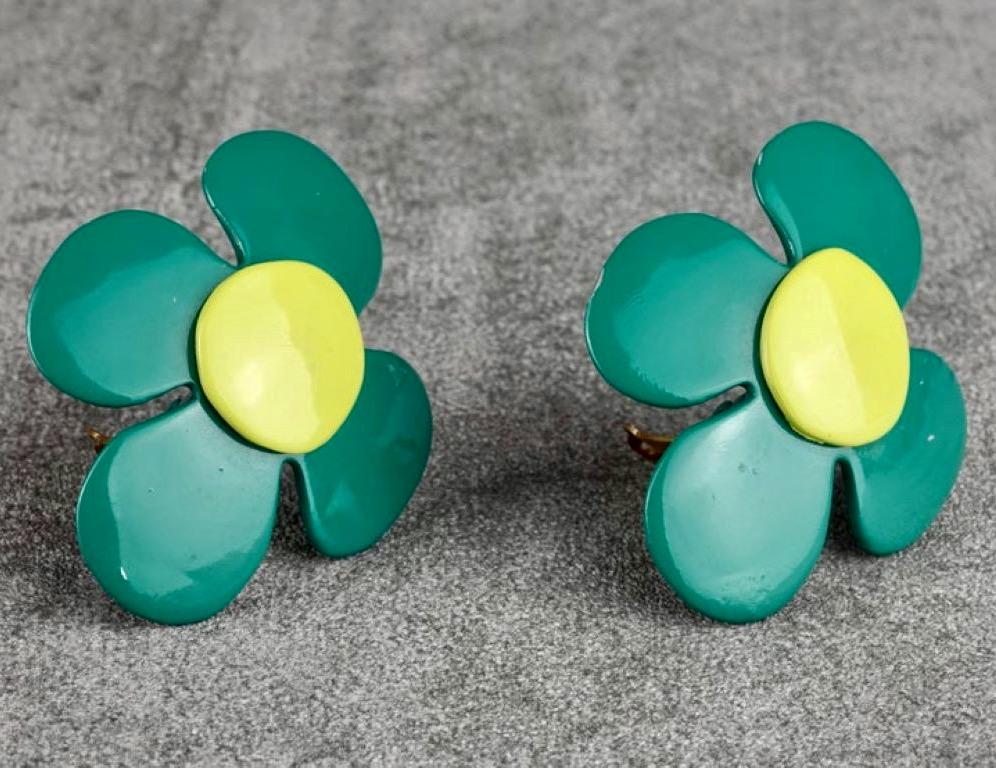 Vintage YVES SAINT LAURENT Ysl Pop Art Flower Enamel Earrings In Good Condition In Kingersheim, Alsace