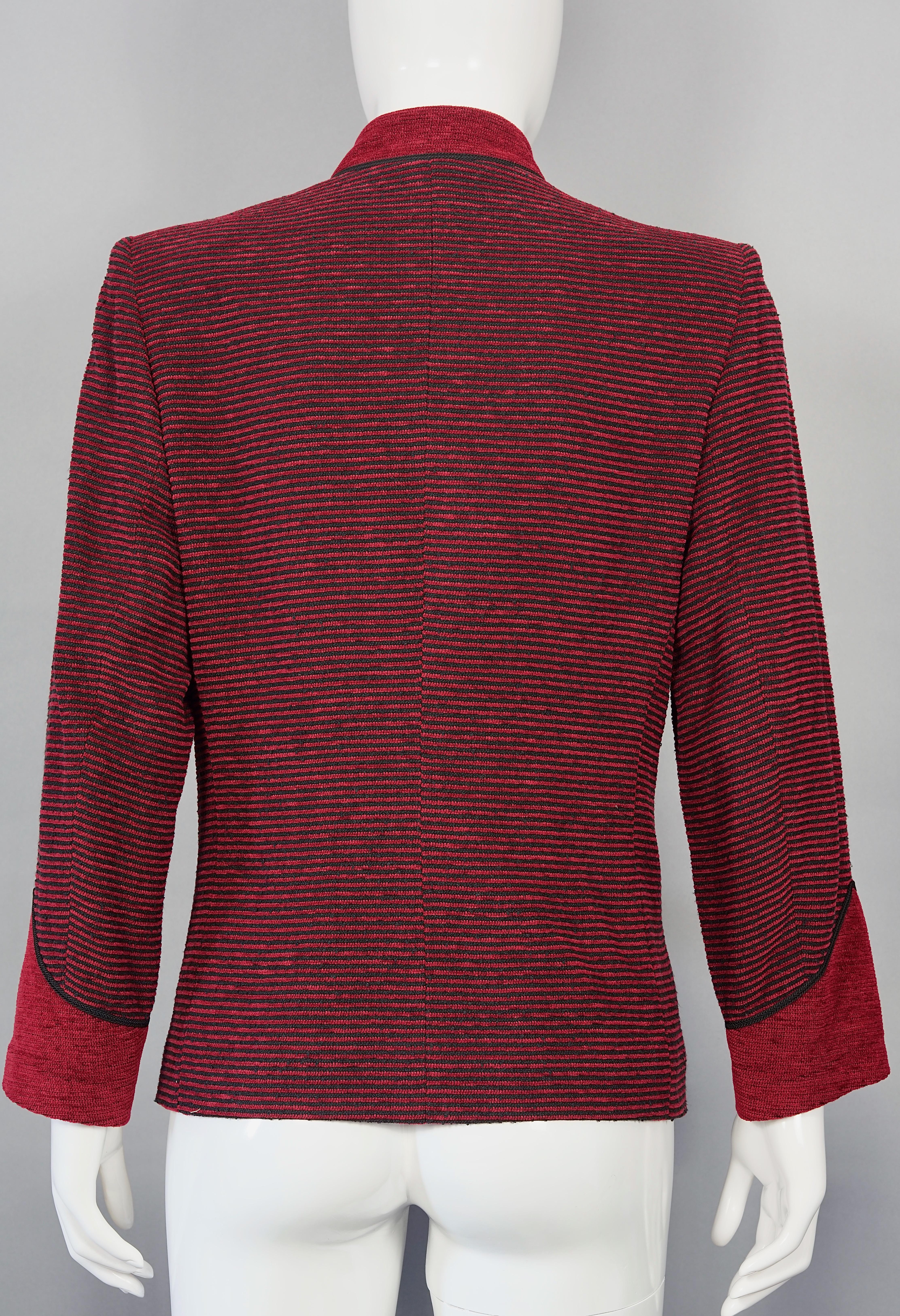 Vintage YVES SAINT LAURENT Ysl Red Mandarin Collar Jacket In Excellent Condition For Sale In Kingersheim, Alsace