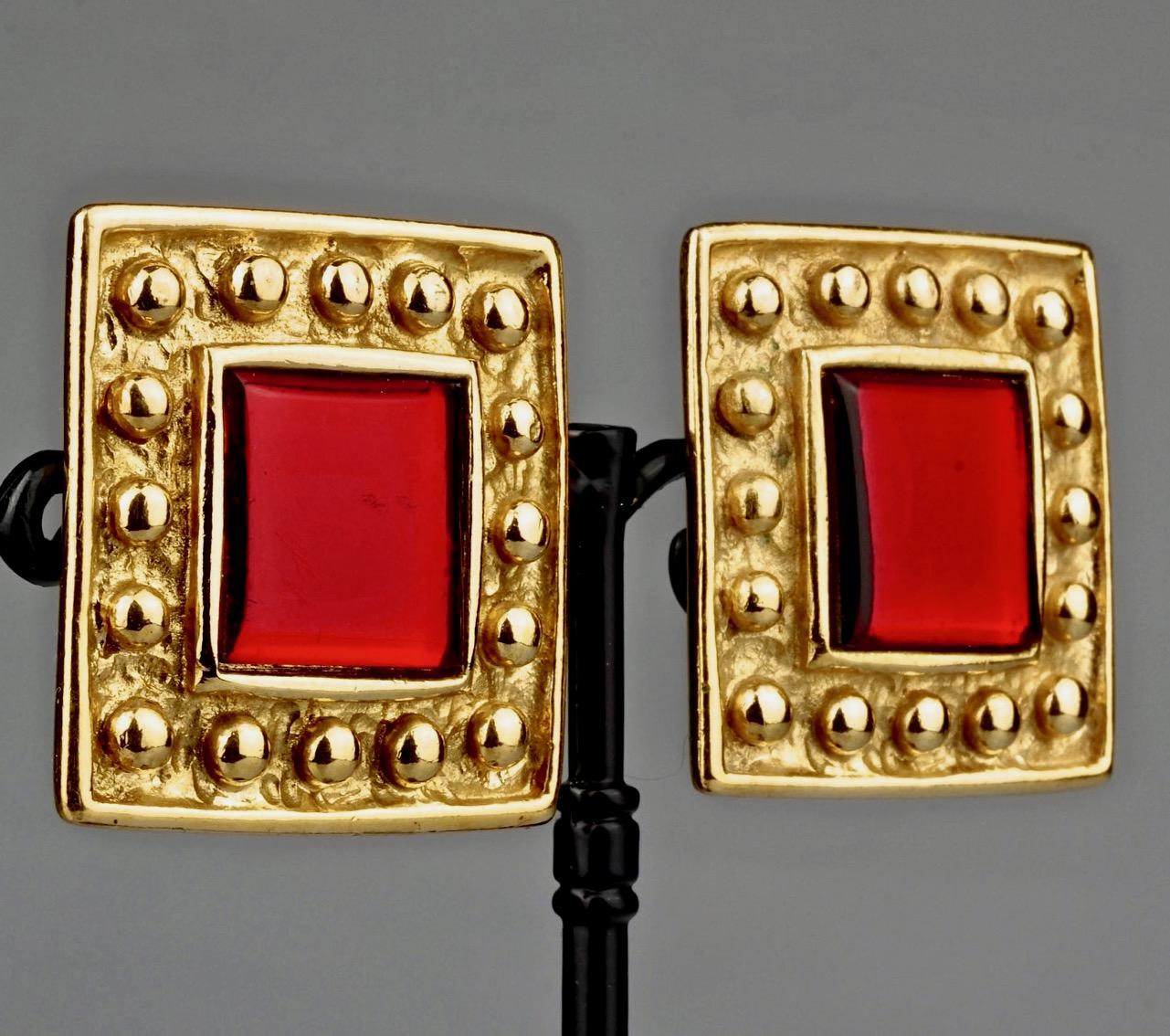 Vintage YVES SAINT LAURENT Ysl Red Square Studded Earrings In Excellent Condition For Sale In Kingersheim, Alsace