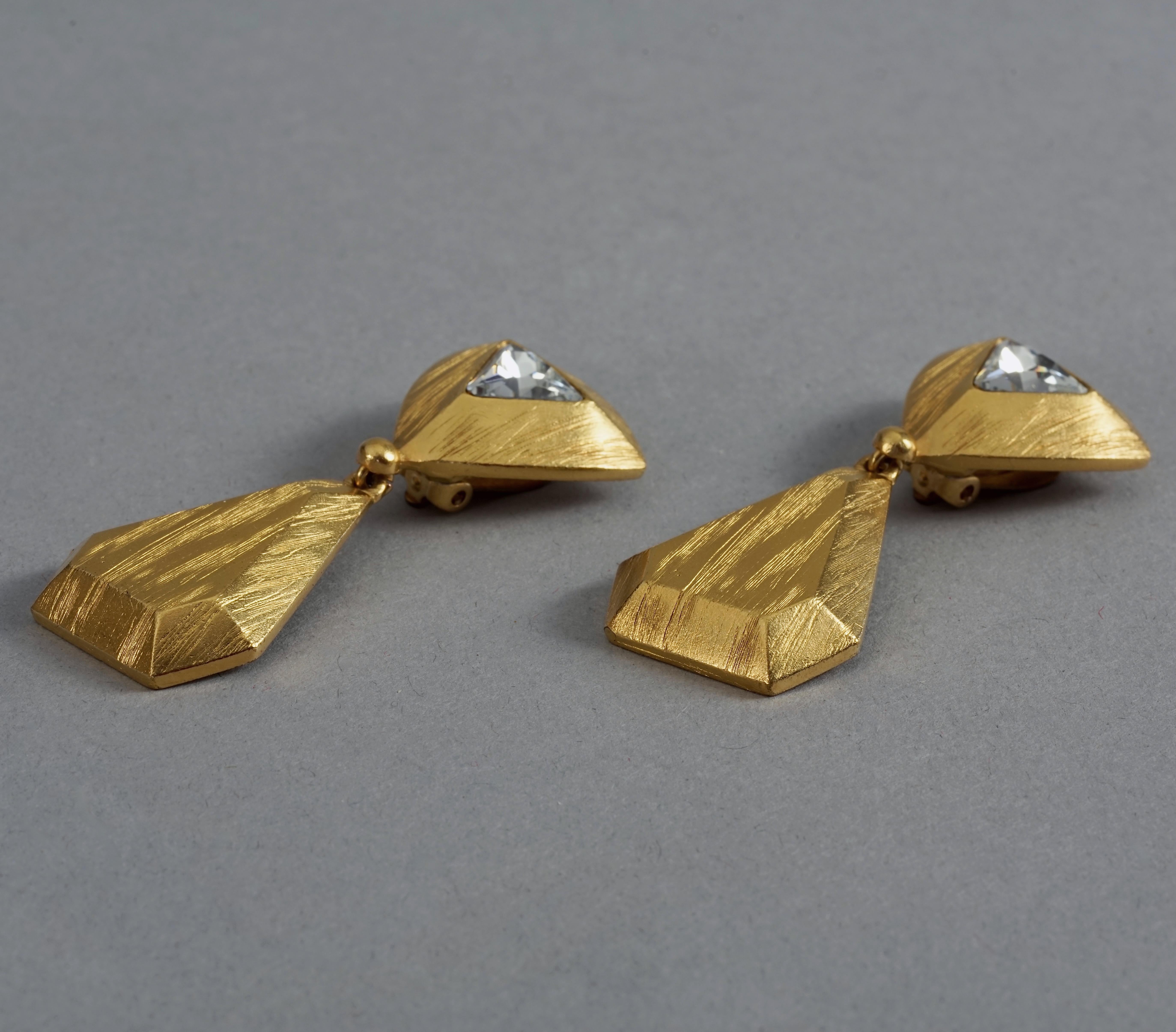 Vintage YVES SAINT LAURENT Ysl Rhinestone Geometric Textured Drop Earrings In Excellent Condition For Sale In Kingersheim, Alsace