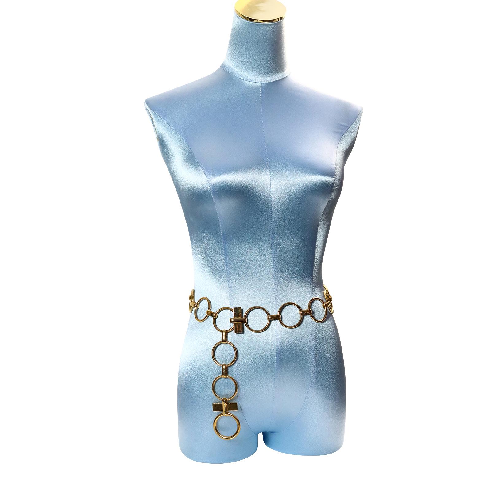 Vintage Yves Saint Laurent YSL Round Dangling Chain Belt Circa 1970s In Good Condition For Sale In New York, NY