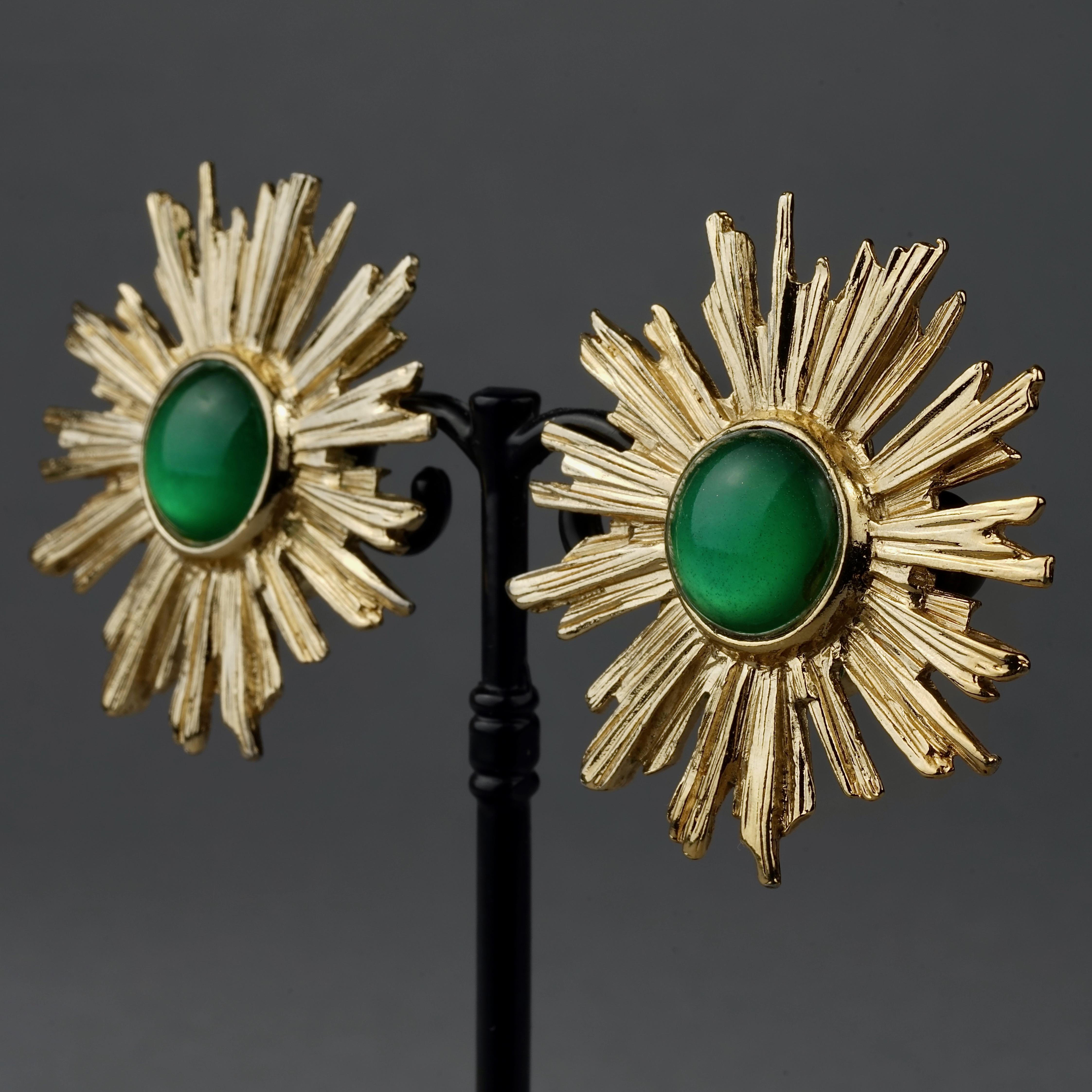 earrings emerald