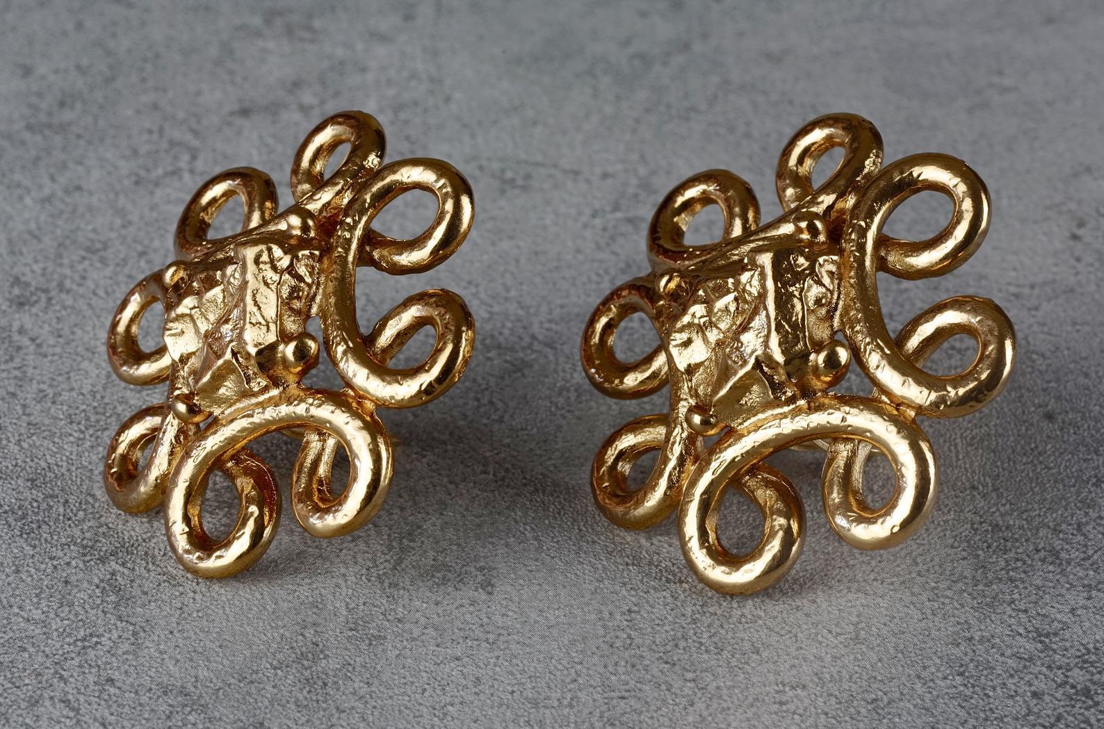 Vintage YVES SAINT LAURENT Ysl Swirl Nugget Earrings In Excellent Condition In Kingersheim, Alsace