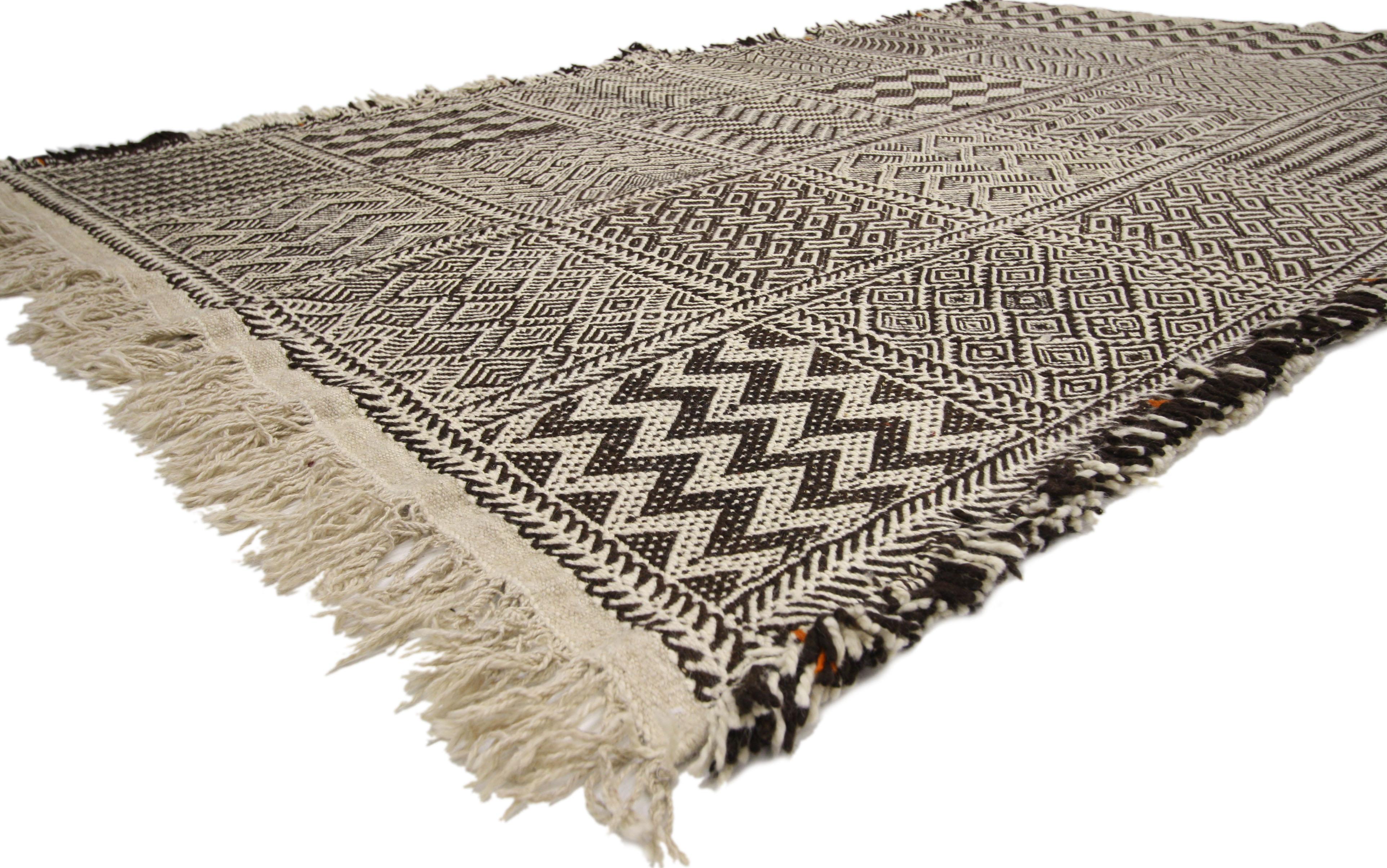 20703, vintage Zanafi Moroccan Kilim rug with Zillij style, Moroccan tile pattern rug. This handwoven wool vintage Berber Zanafi Moroccan Kilim rug features a Moroccan tile pattern, leaving the viewer enamored. The flat-weave Moroccan Kilim displays