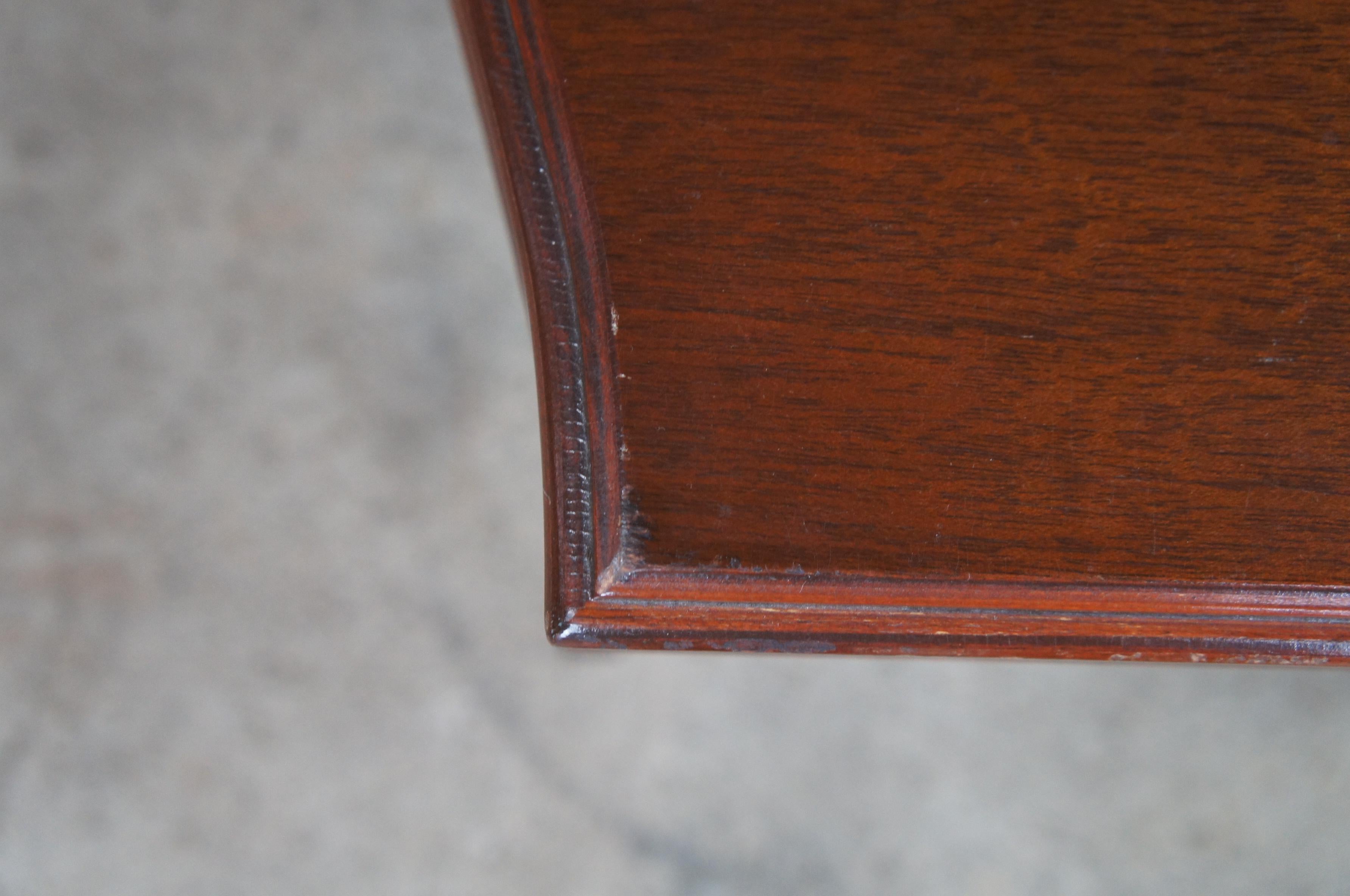 Vintage Zangerle & Peterson Sheraton Style Mahogany Side Accent Table Chicago In Good Condition In Dayton, OH